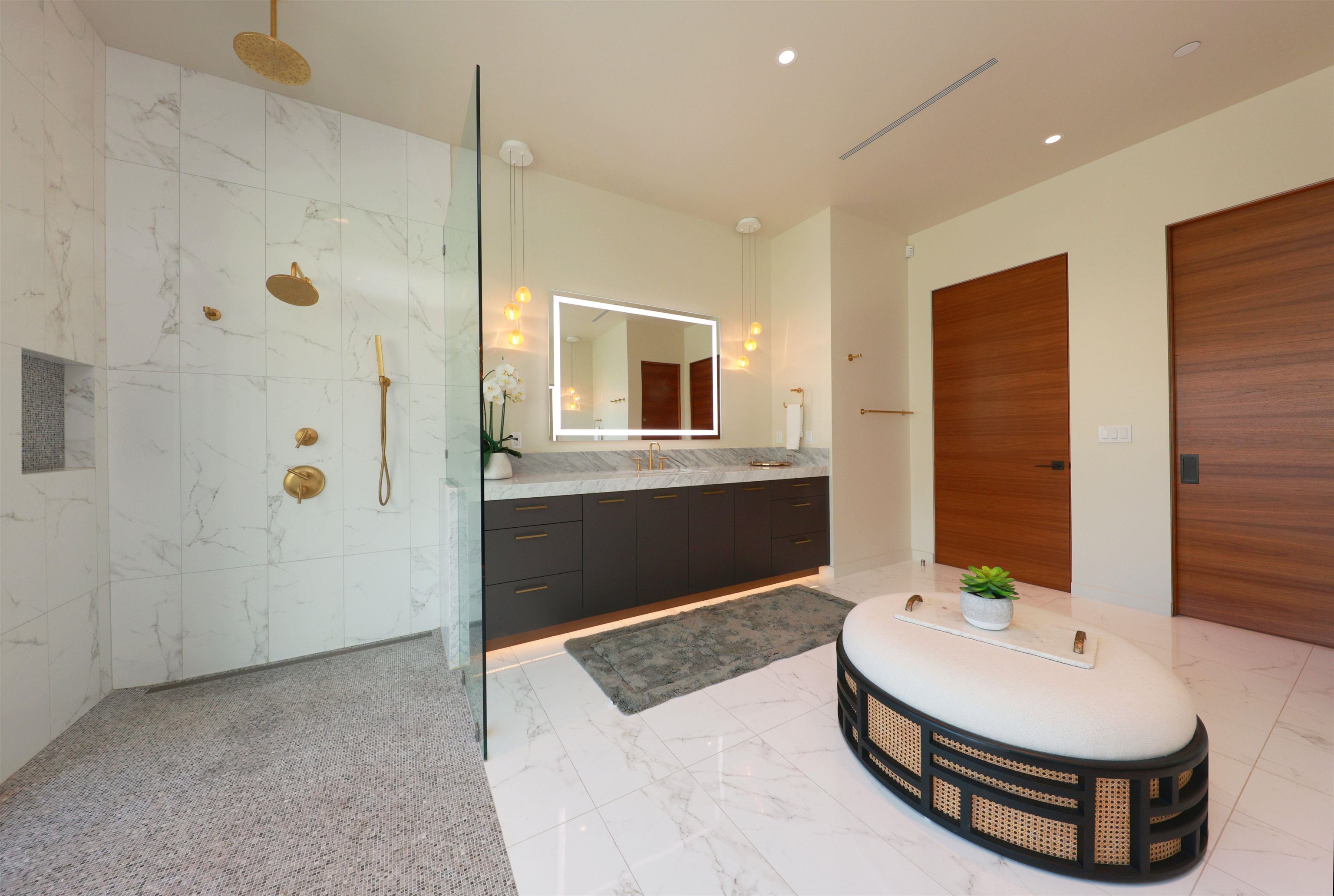 Lahaina, Hawaii, 96761, United States, 5 Bedrooms Bedrooms, ,6 BathroomsBathrooms,Residential,For Sale,1991051