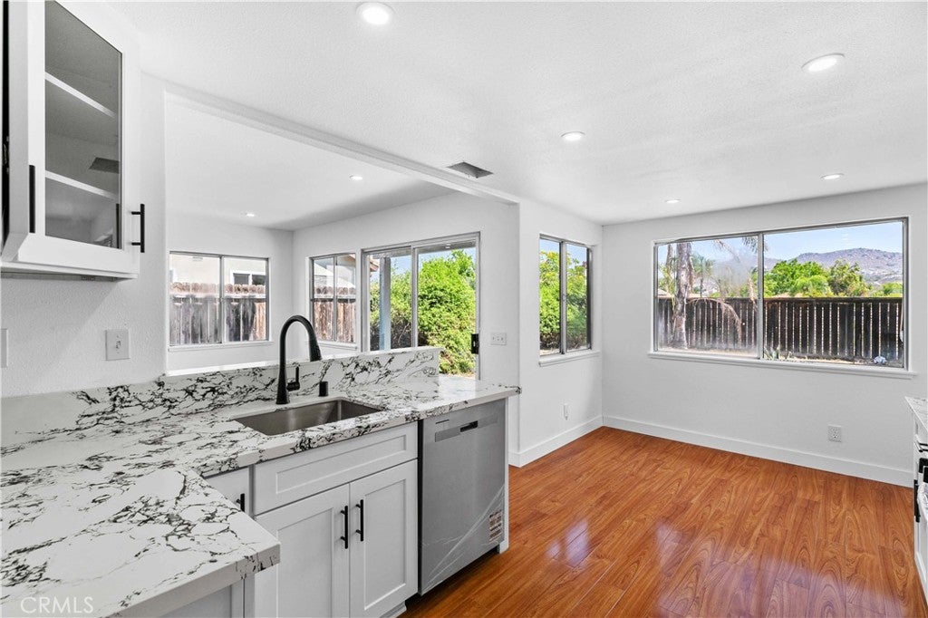 Corona, California, 92879, United States, 3 Bedrooms Bedrooms, ,3 BathroomsBathrooms,Residential,For Sale,1941070