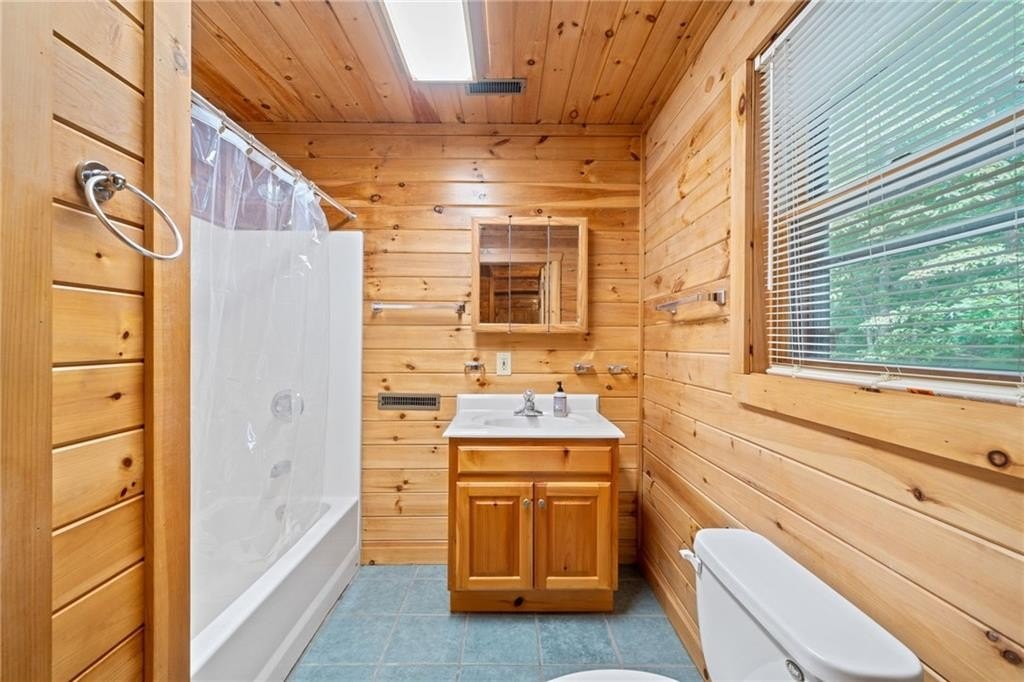 5 Tally Mountain Road N, Jasper, Georgia, 30143, United States, 4 Bedrooms Bedrooms, ,4 BathroomsBathrooms,Residential,For Sale,5 Tally Mountain Road N,1584324