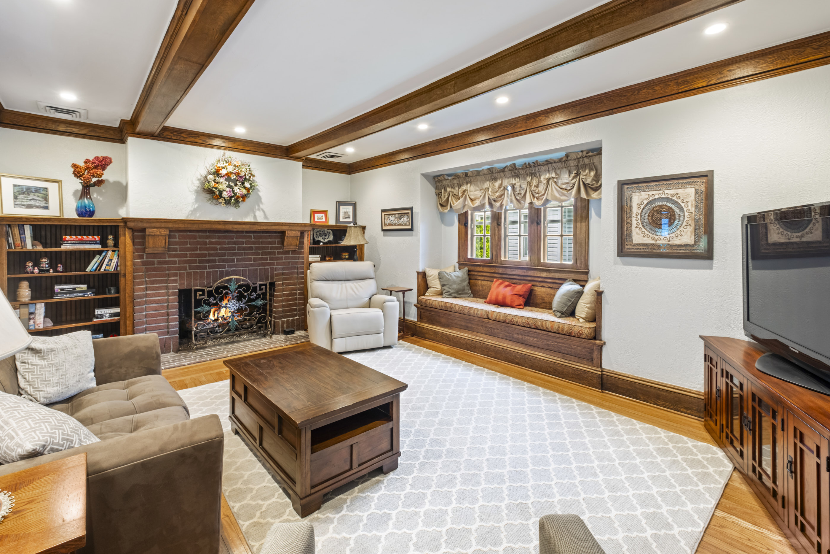 Bellerose Village, New York, 11001, United States, 3 Bedrooms Bedrooms, ,2 BathroomsBathrooms,Residential,For Sale,1974559