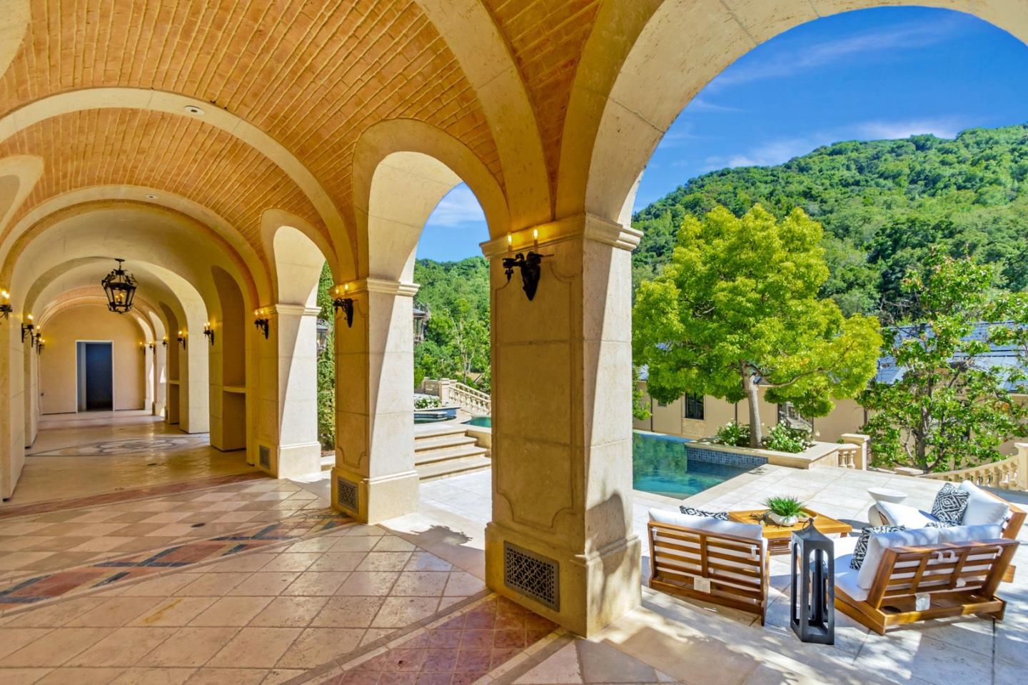 Los Gatos, California, 95032, United States, 8 Bedrooms Bedrooms, ,11 BathroomsBathrooms,Residential,For Sale,1855941