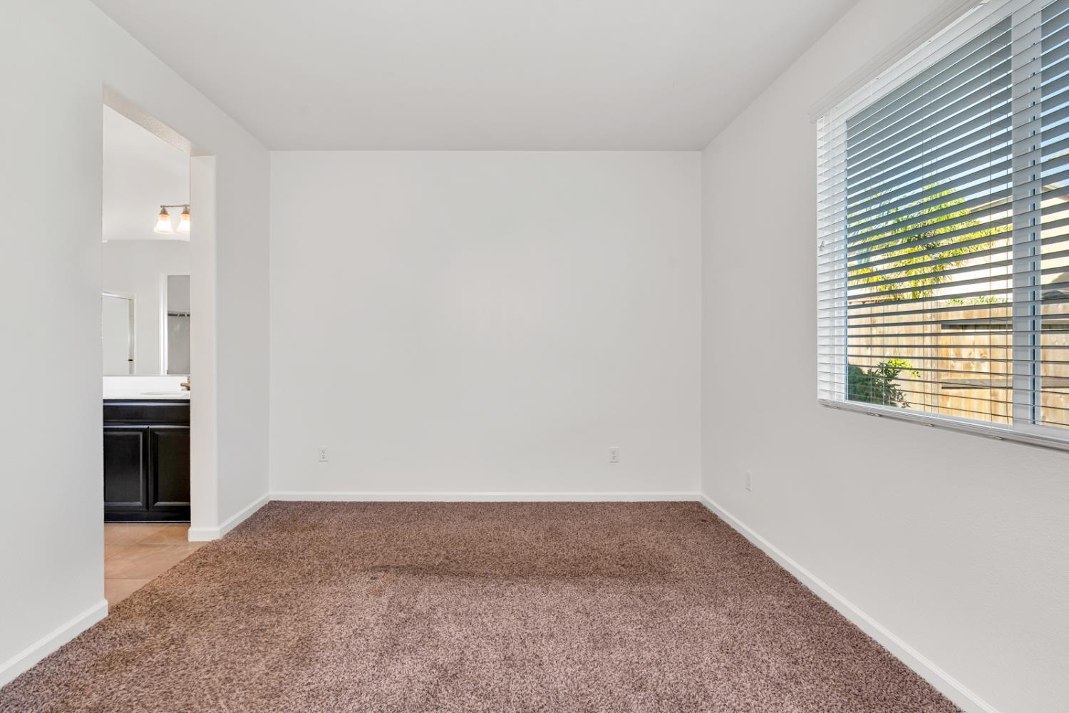 Los Banos, California, 93635, United States, 4 Bedrooms Bedrooms, ,3 BathroomsBathrooms,Residential,For Sale,1974667