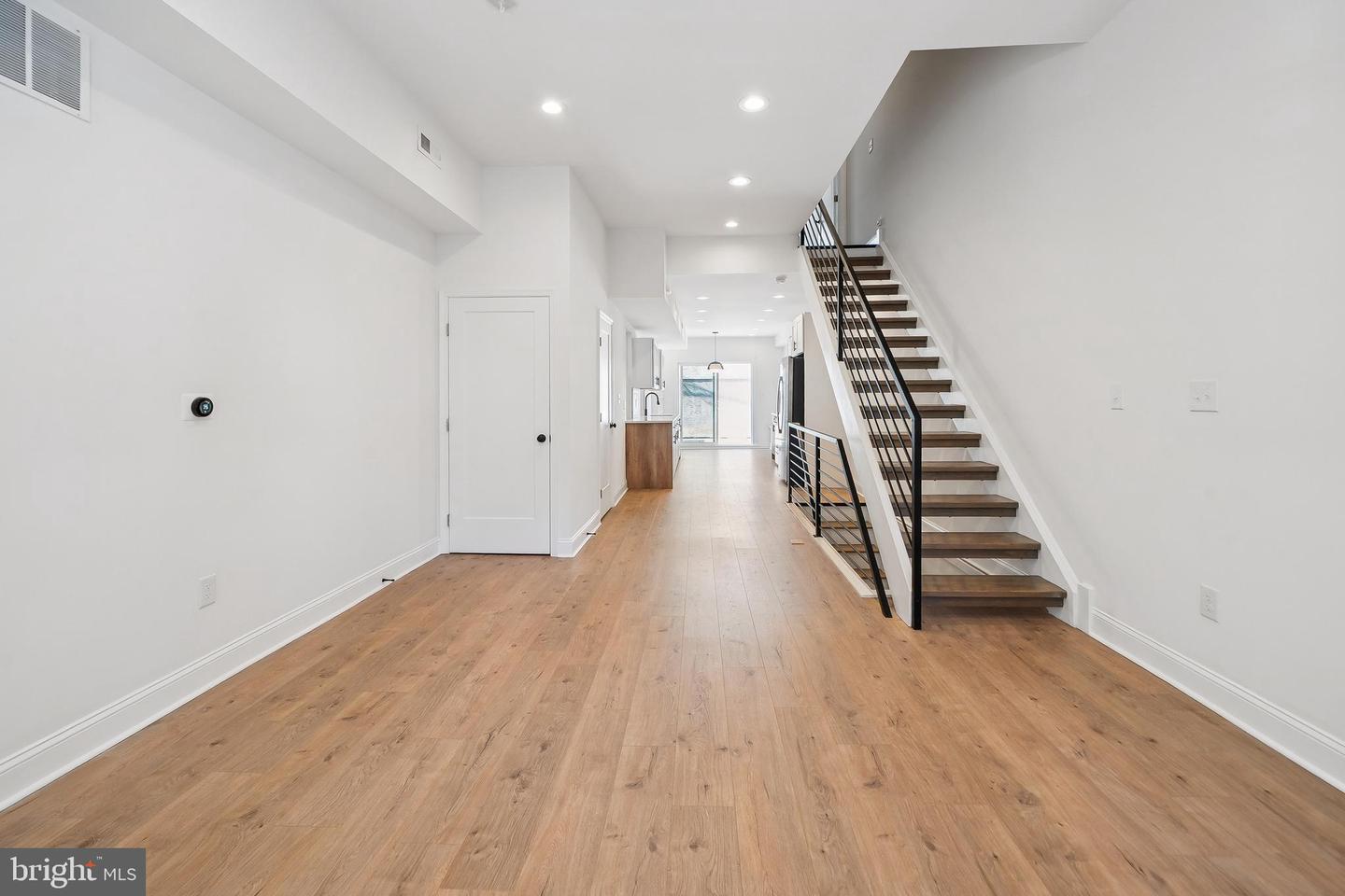 Philadelphia, Pennsylvania, 19130, United States, 4 Bedrooms Bedrooms, ,3 BathroomsBathrooms,Residential,For Sale,1949976