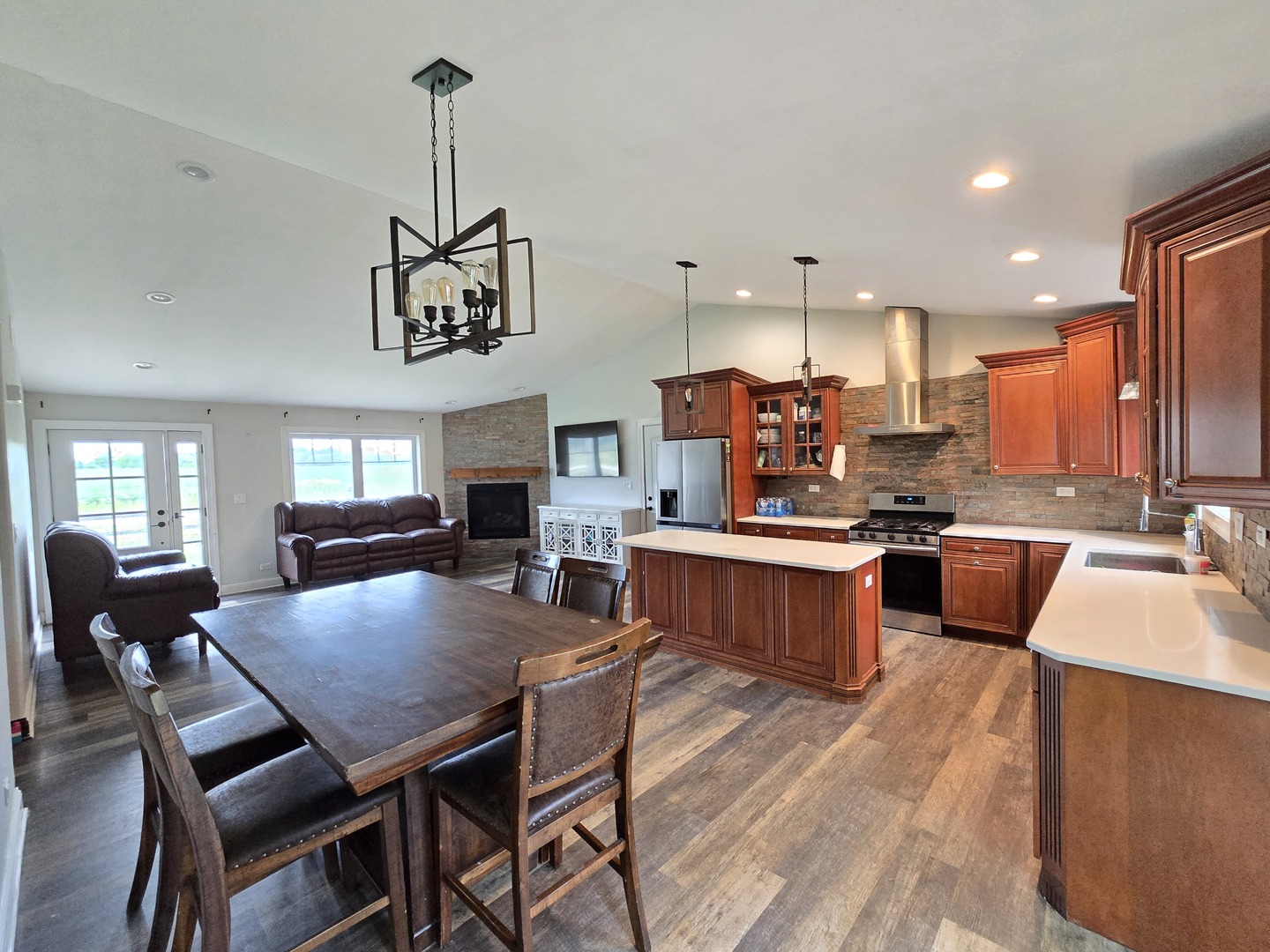 Wadsworth, Illinois, 60083, United States, 3 Bedrooms Bedrooms, ,2 BathroomsBathrooms,Residential,For Sale,1924049