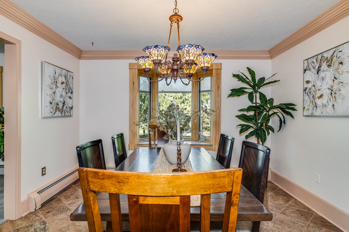 Cheyenne, Wyoming, 82009, United States, 5 Bedrooms Bedrooms, ,3 BathroomsBathrooms,Residential,For Sale,1981305