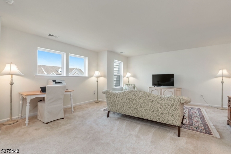 Florham Park Boro, New Jersey, 07932, United States, 2 Bedrooms Bedrooms, ,3 BathroomsBathrooms,Residential,For Sale,1917445