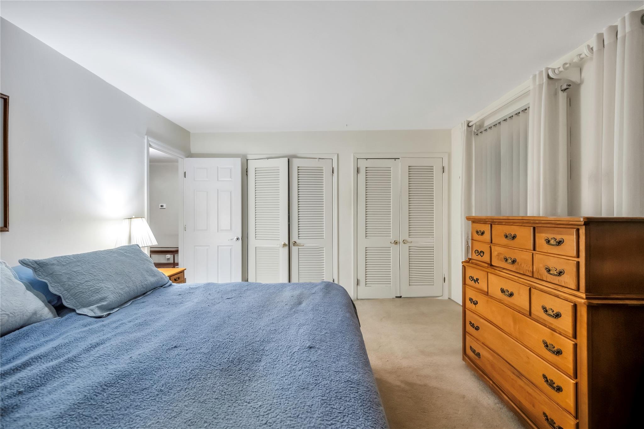Hauppauge, New York, 11788, United States, 4 Bedrooms Bedrooms, ,2 BathroomsBathrooms,Residential,For Sale,1714342