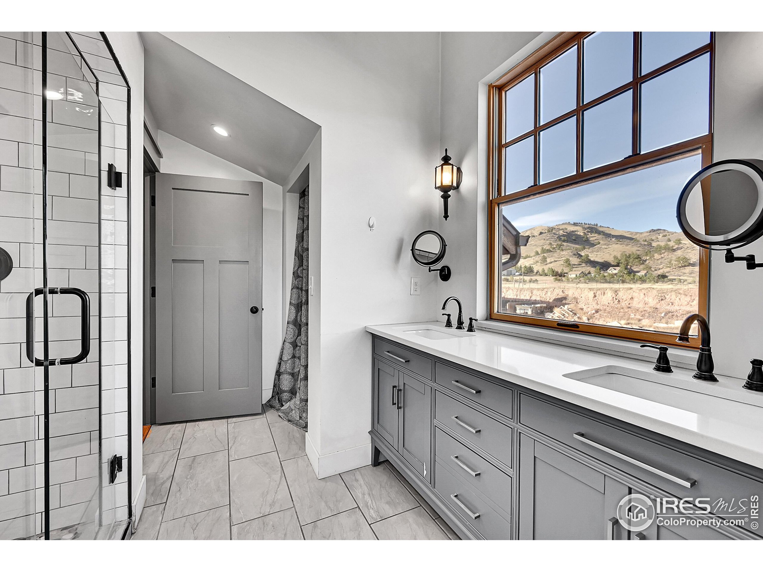 Lyons, Colorado, 80540, United States, 4 Bedrooms Bedrooms, ,2 BathroomsBathrooms,Residential,For Sale,1991914