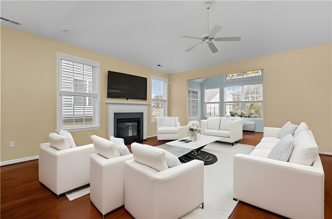 Sewickley, Pennsylvania, 15143, United States, 2 Bedrooms Bedrooms, ,2 BathroomsBathrooms,Residential,For Sale,1968653