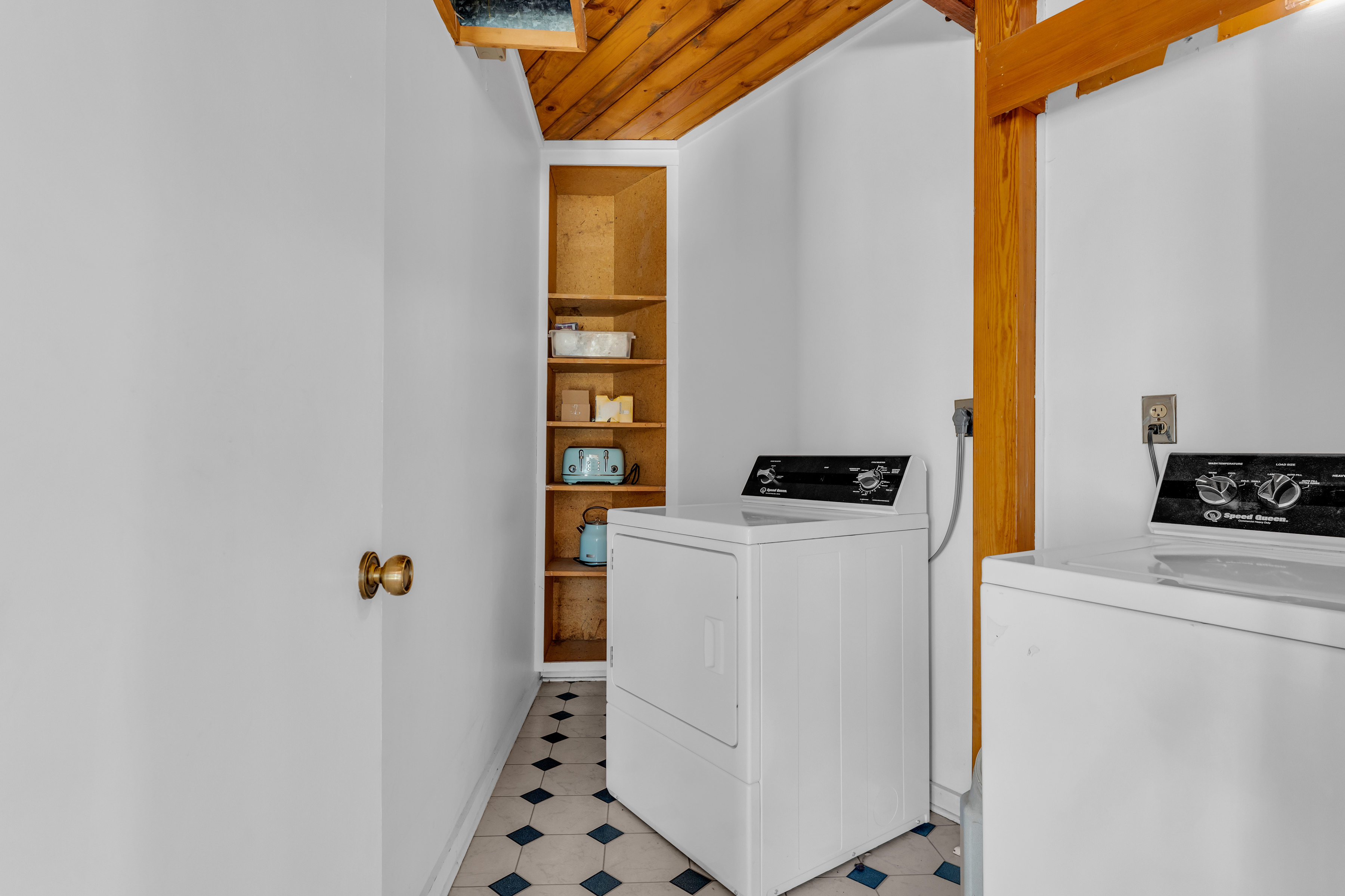  401 Three Corners Road - 物件實景