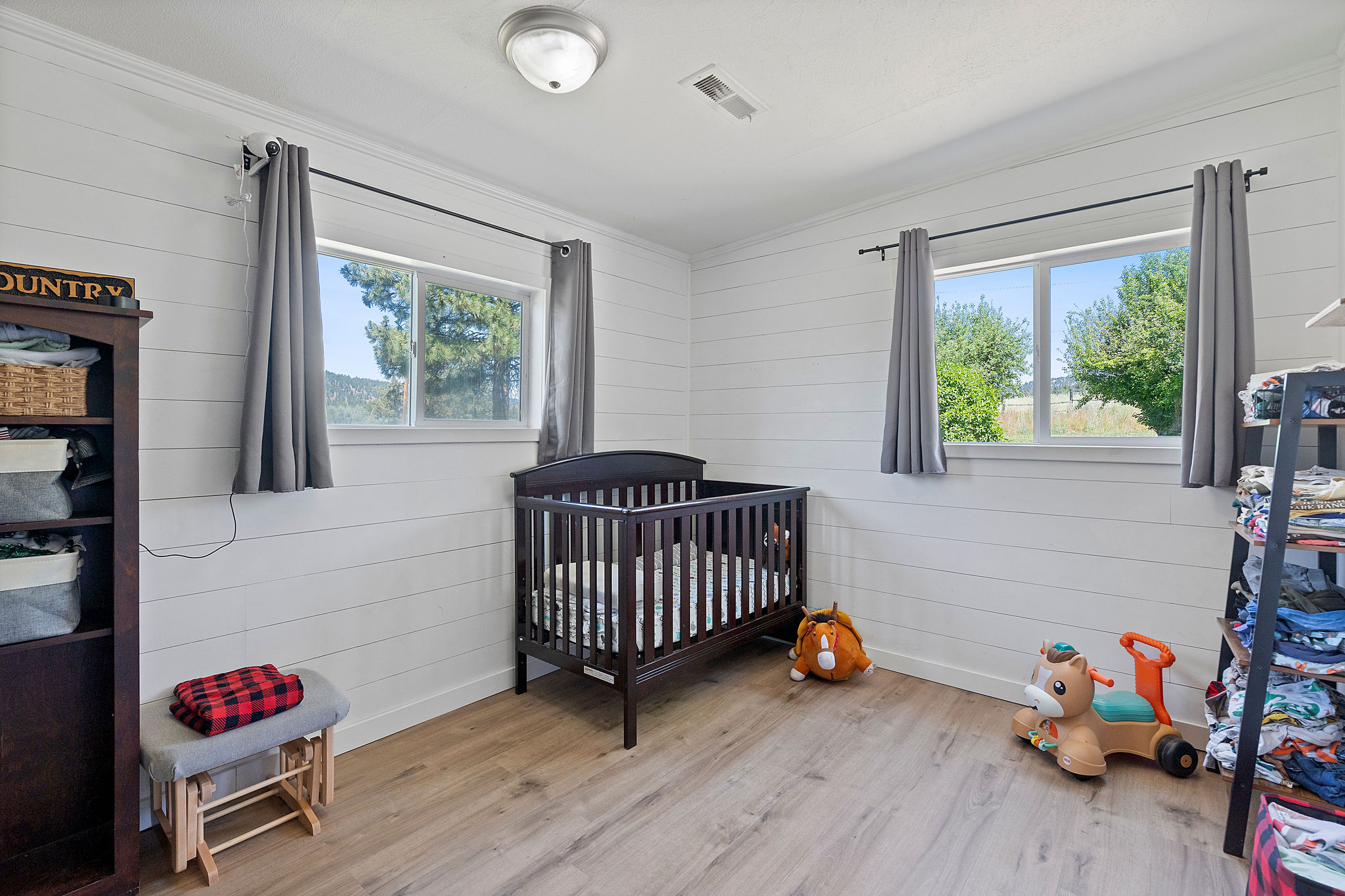 Prineville, Oregon, 97754, United States, 3 Bedrooms Bedrooms, ,2 BathroomsBathrooms,Residential,For Sale,1865780