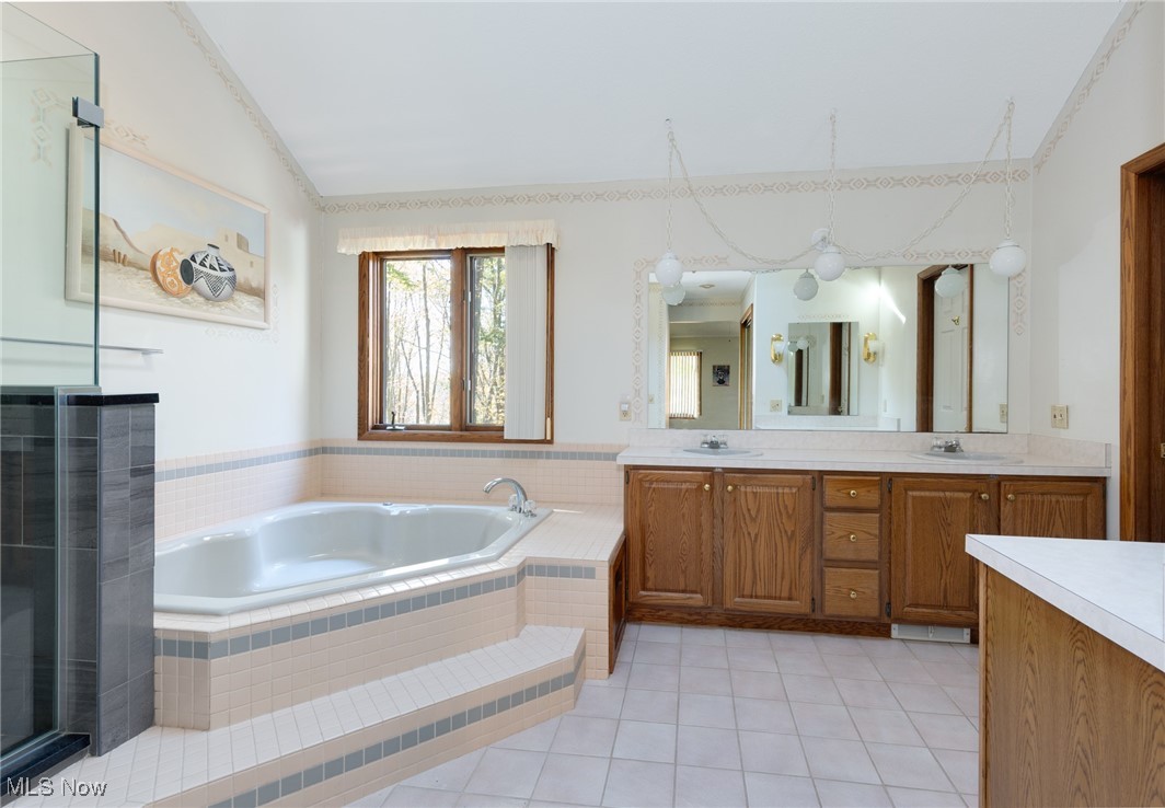 Aurora, Ohio, 44202, United States, 4 Bedrooms Bedrooms, ,3 BathroomsBathrooms,Residential,For Sale,1988003