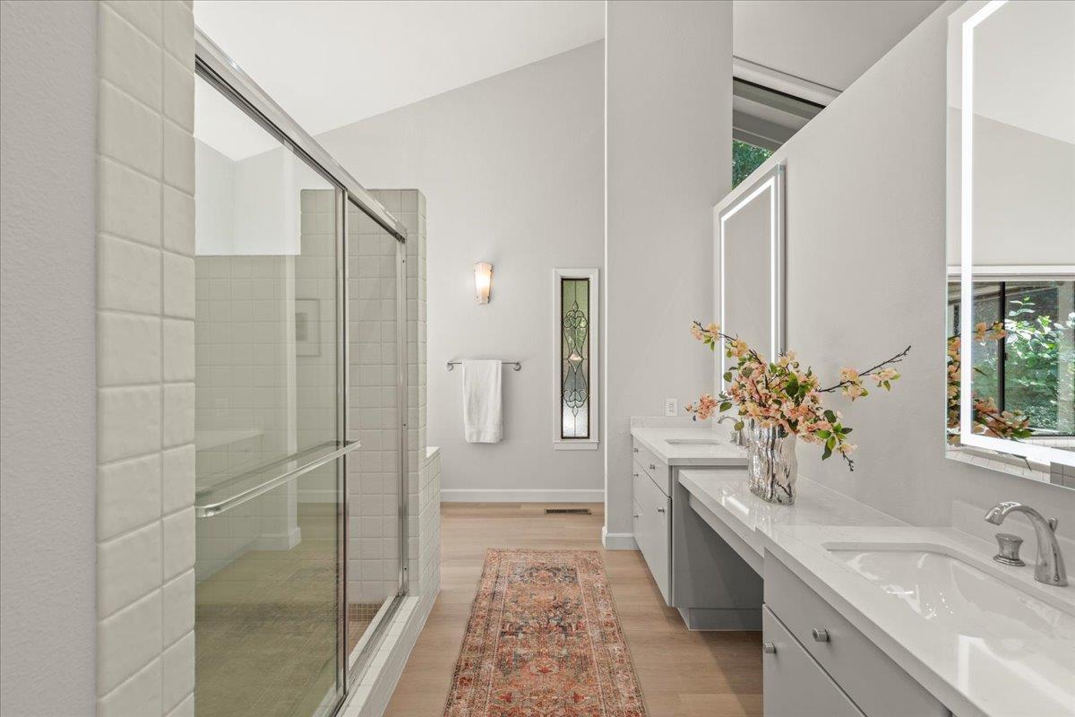 Los Altos Hills, California, 94022, United States, 5 Bedrooms Bedrooms, ,5 BathroomsBathrooms,Residential,For Sale,1907317