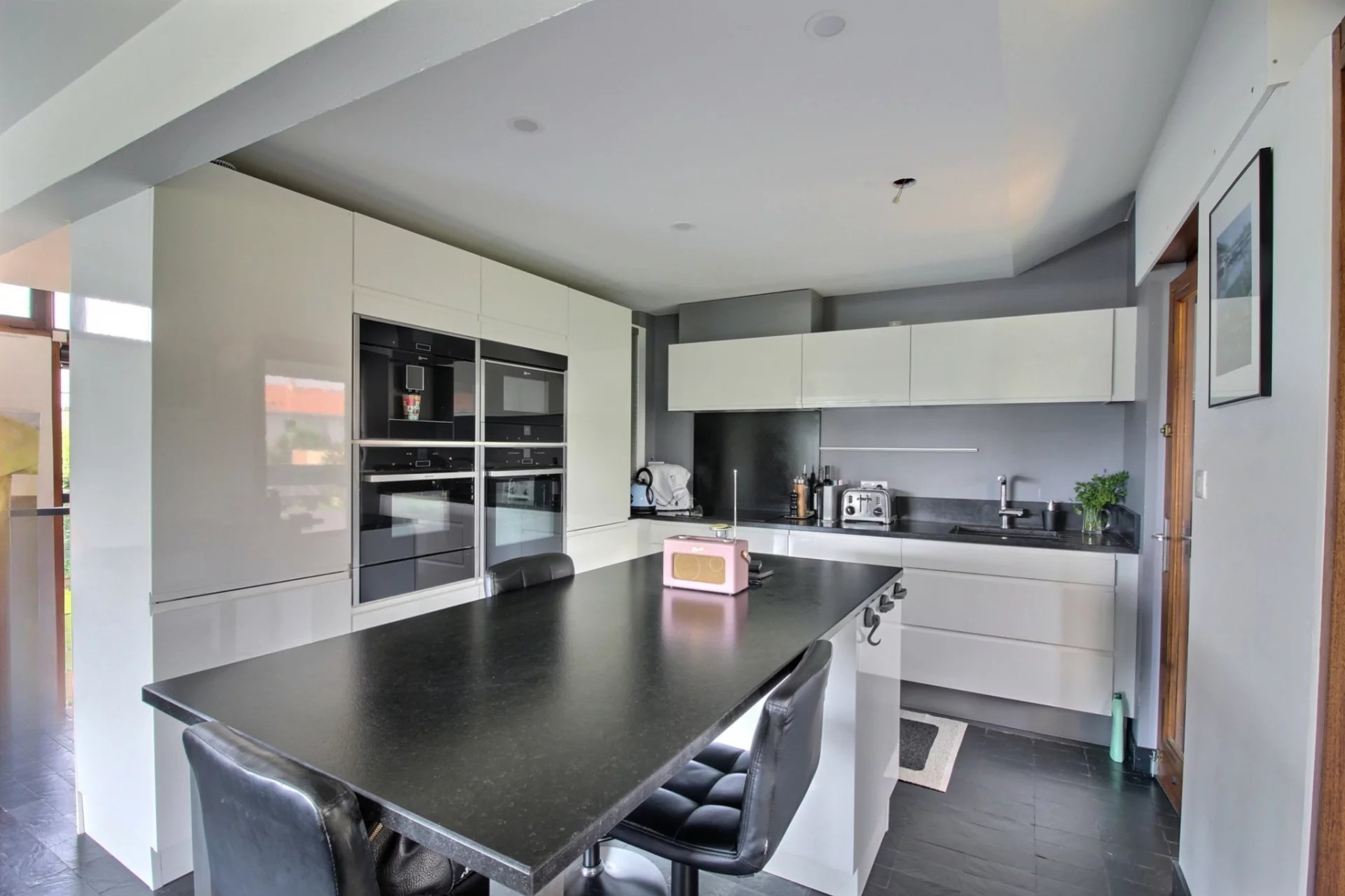 Pessac, New Aquitaine, 33600, FR, 4 Bedrooms Bedrooms, ,Residential,For Sale,1995919