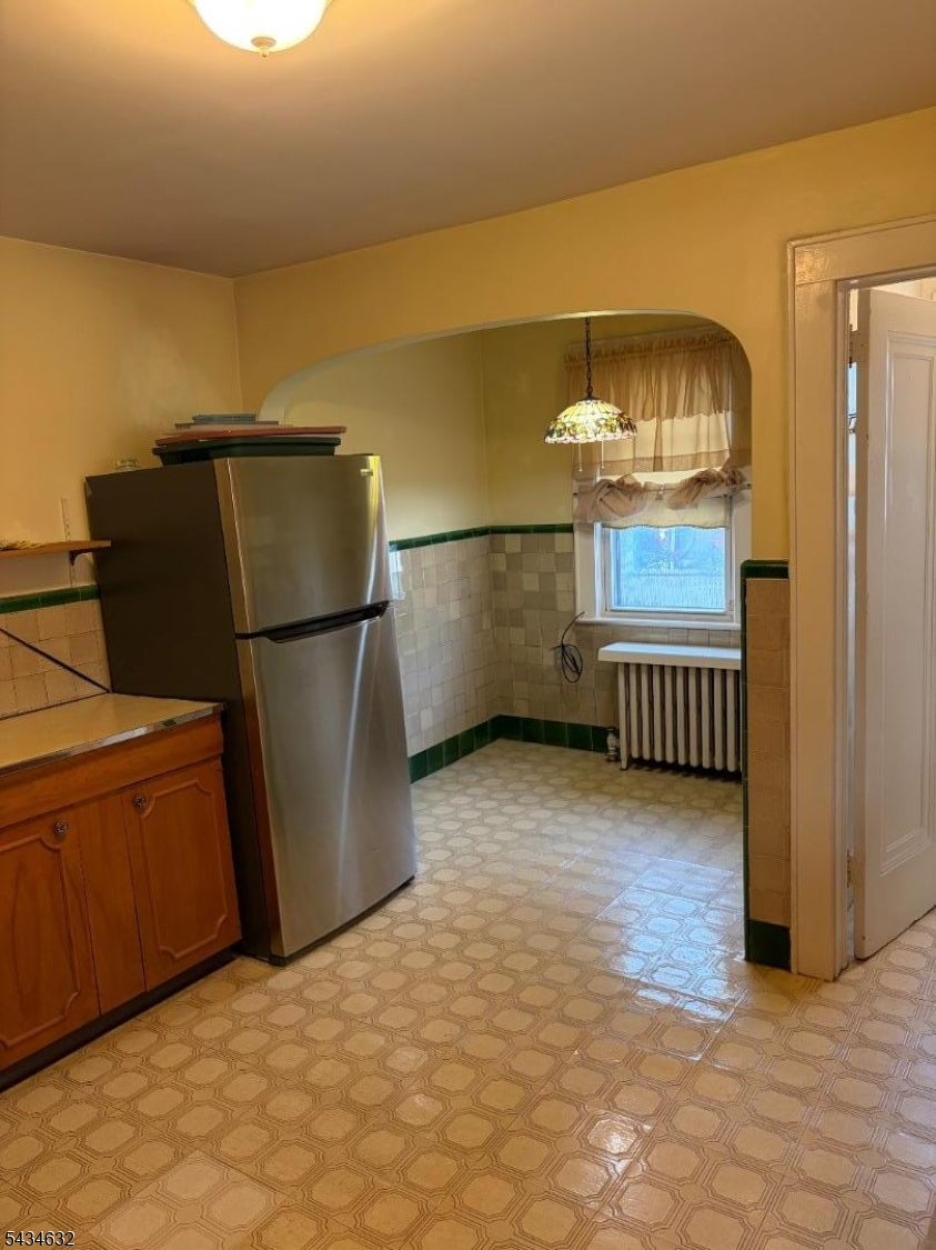 Bloomfield Twp., New Jersey, 07003, United States, 3 Bedrooms Bedrooms, ,1 BathroomBathrooms,Residential,For Sale,2048064