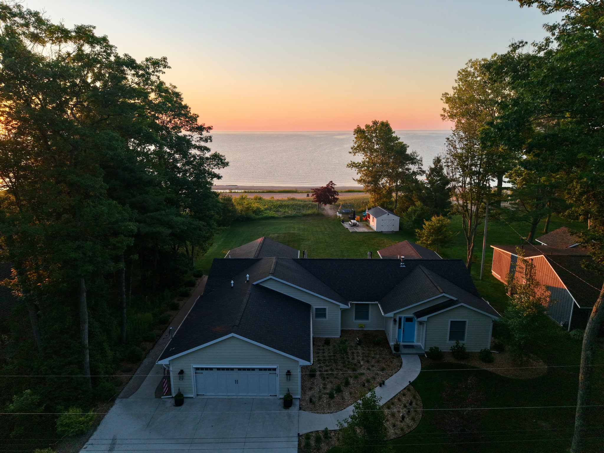  Lake Huron Ranch Home - 物件實景