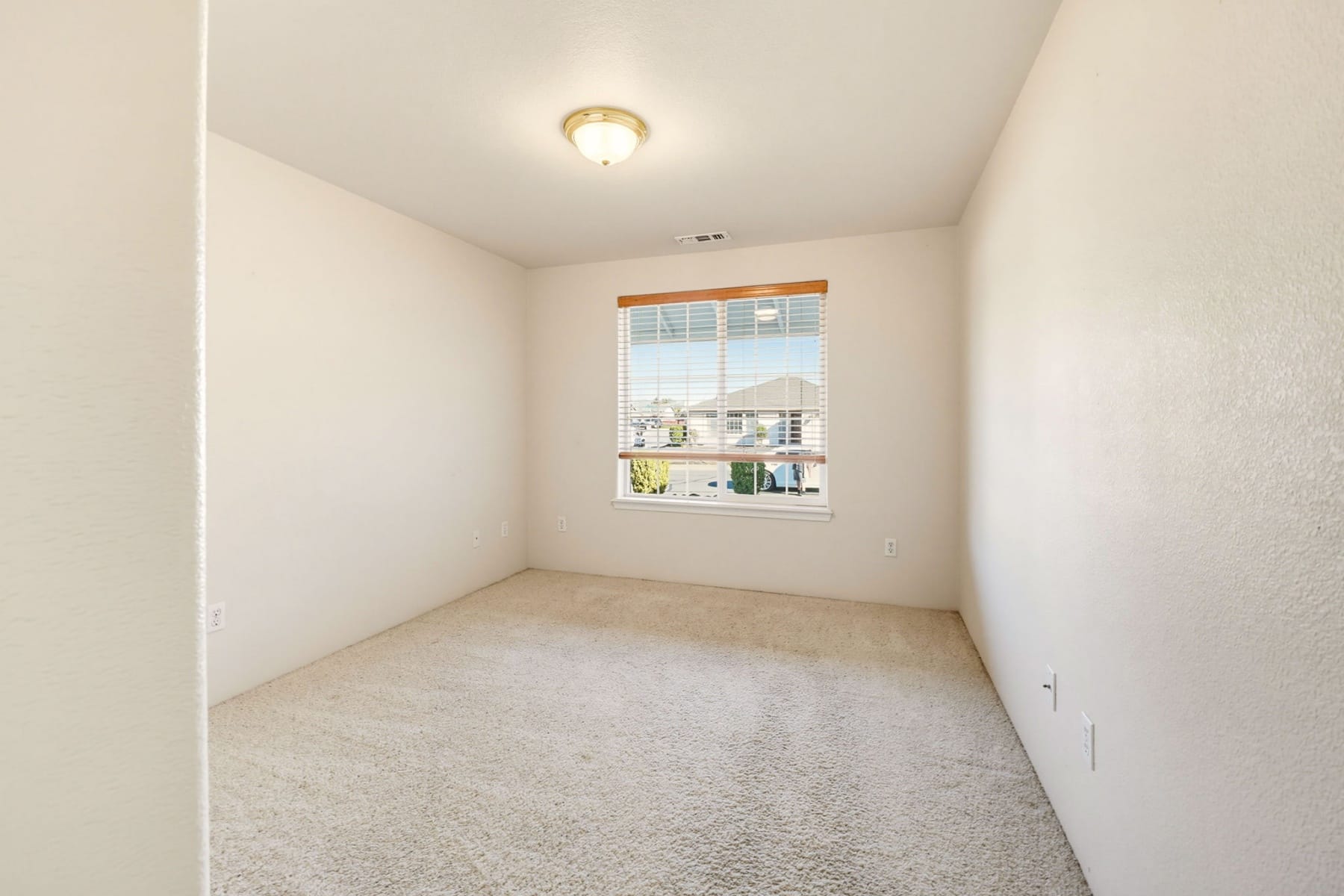  2300 Savannah Drive Central Point, OR 97502 - 物件實景