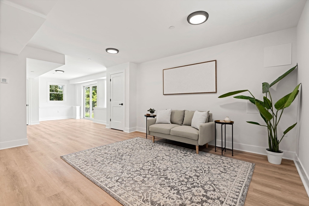 Haverhill, Massachusetts, 01832, United States, 3 Bedrooms Bedrooms, ,4 BathroomsBathrooms,Residential,For Sale,1827330