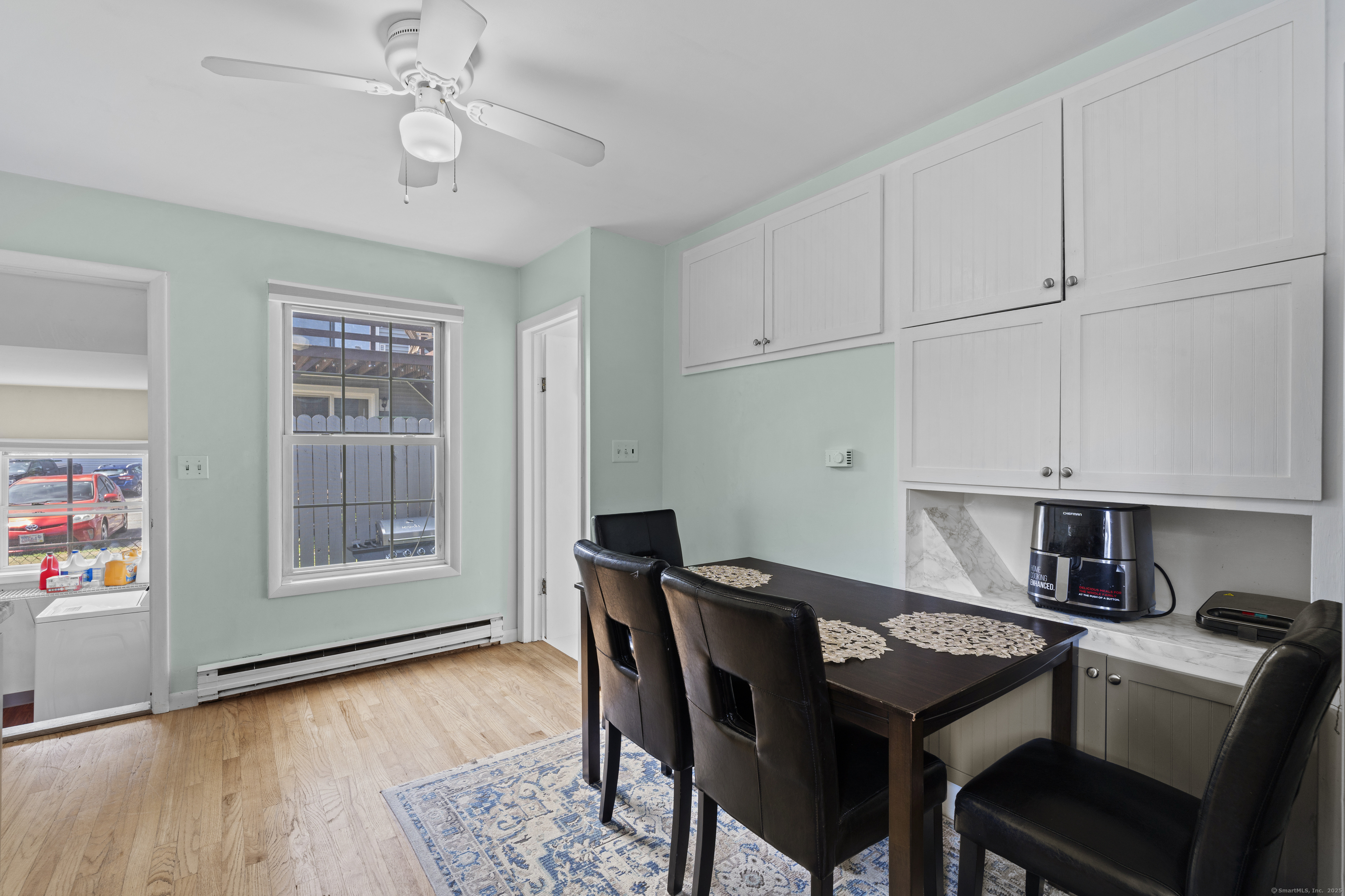 Milford, Connecticut, 06460, United States, 3 Bedrooms Bedrooms, ,2 BathroomsBathrooms,Residential,For Sale,1896652