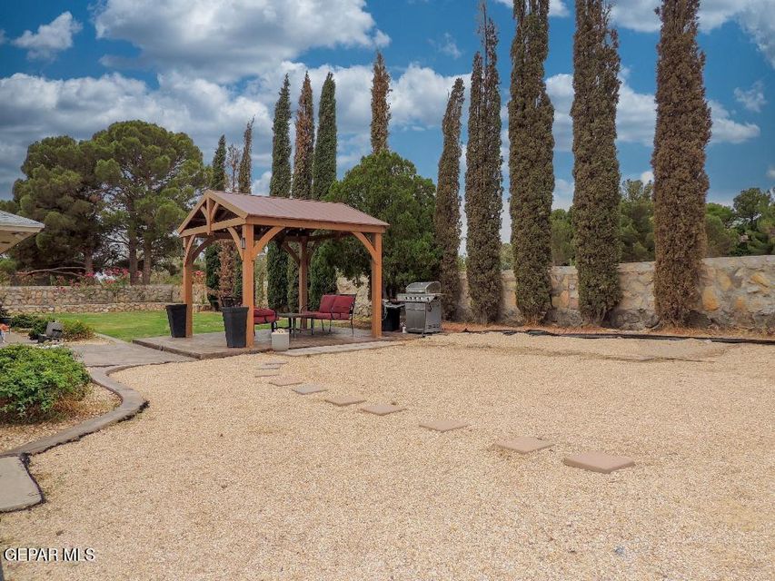 El Paso, Texas, 79935, United States, 4 Bedrooms Bedrooms, ,2 BathroomsBathrooms,Residential,For Sale,1923244