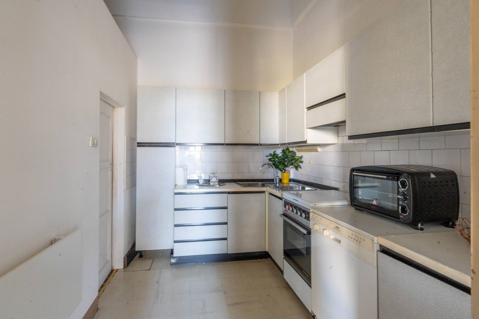 Piazza XX Settembre, Martina Franca, Taranto, 74015, IT, 8 Bedrooms Bedrooms, ,4 BathroomsBathrooms,Residential,For Sale,Piazza XX Settembre,1657102