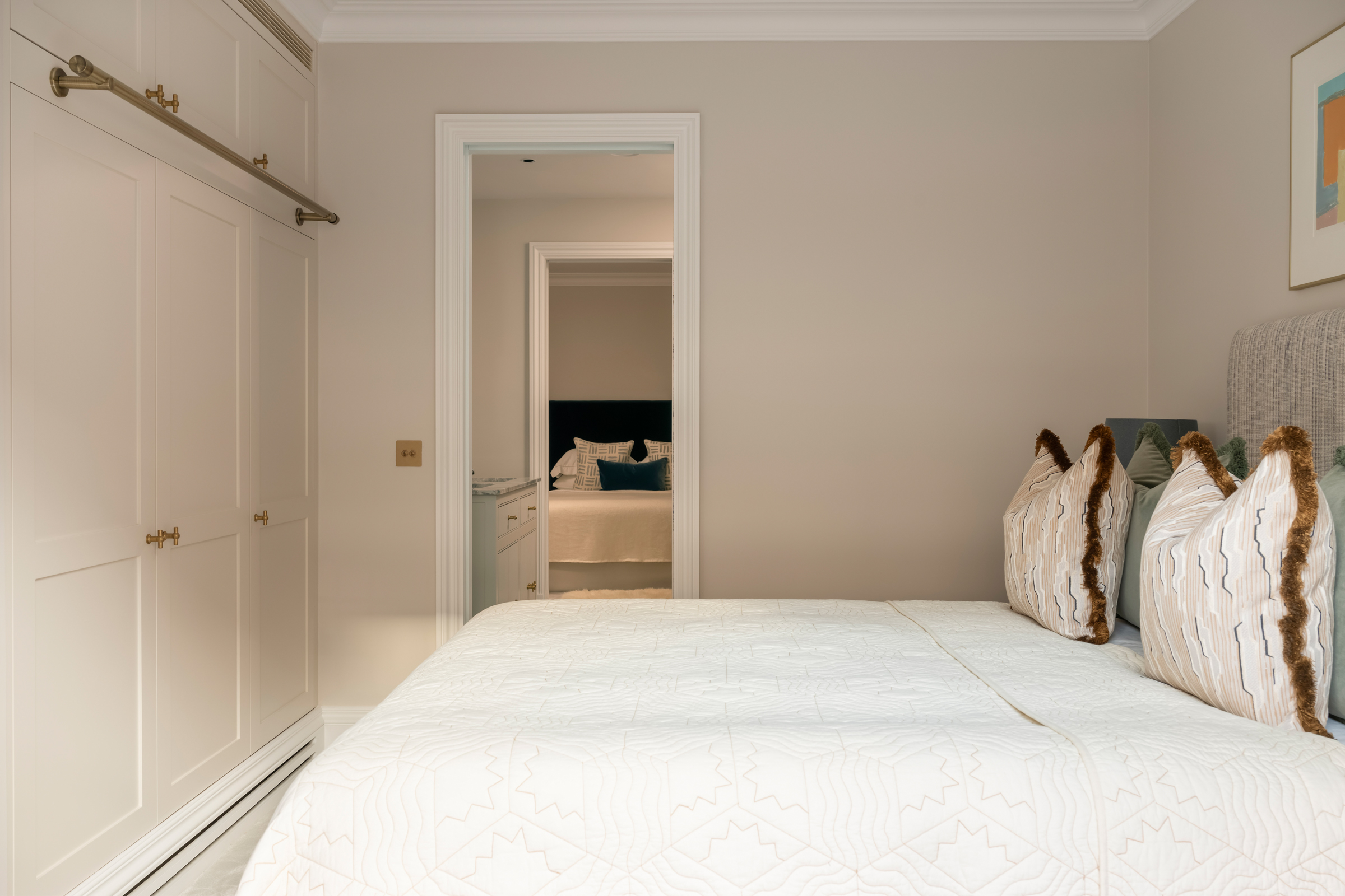  A Three Bedroom, Three-Window-Wide House in Notting Hill - 物件實景