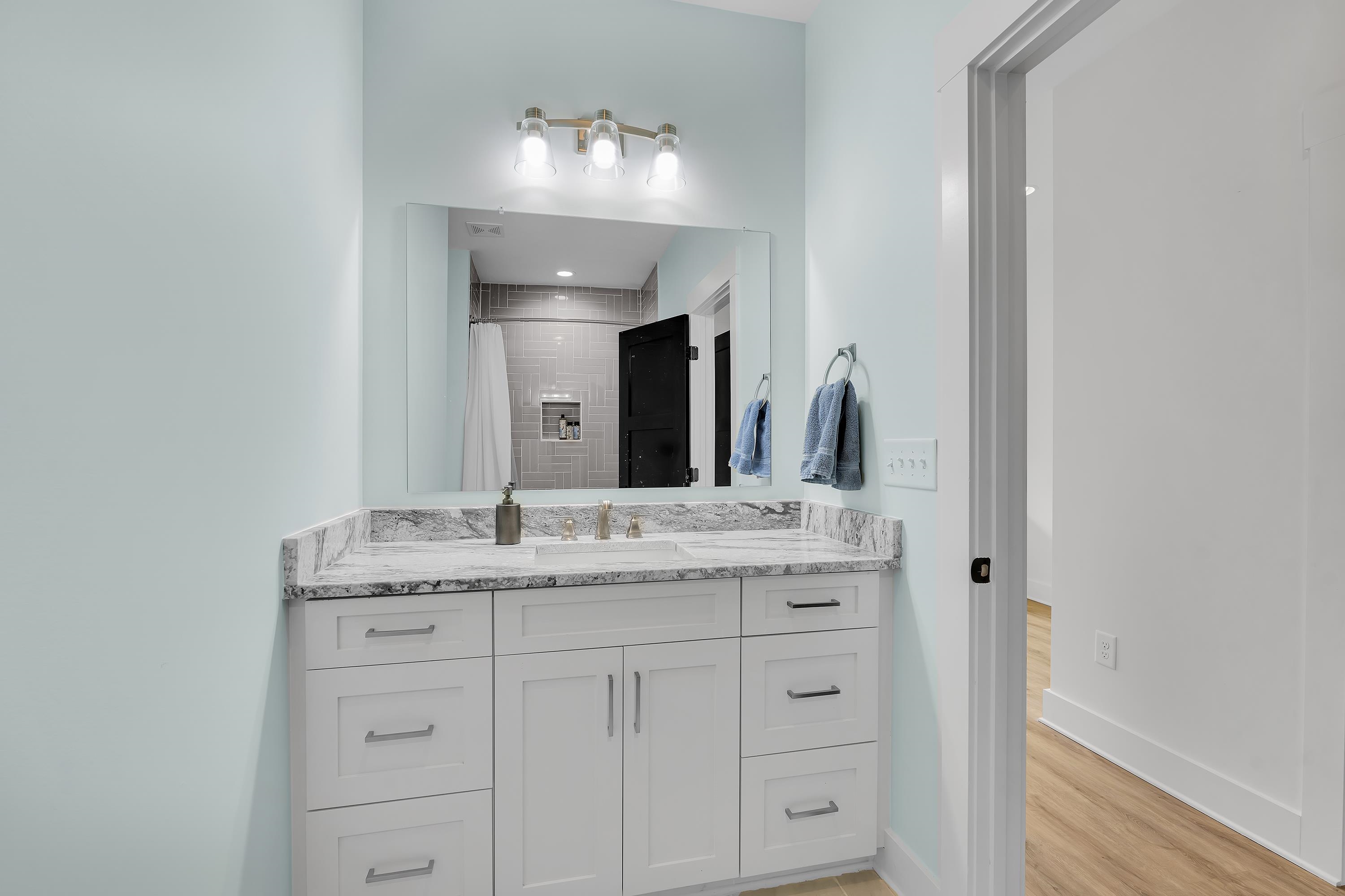 Simpsonville, South Carolina, 29681, United States, 5 Bedrooms Bedrooms, ,5 BathroomsBathrooms,Residential,For Sale,1913454