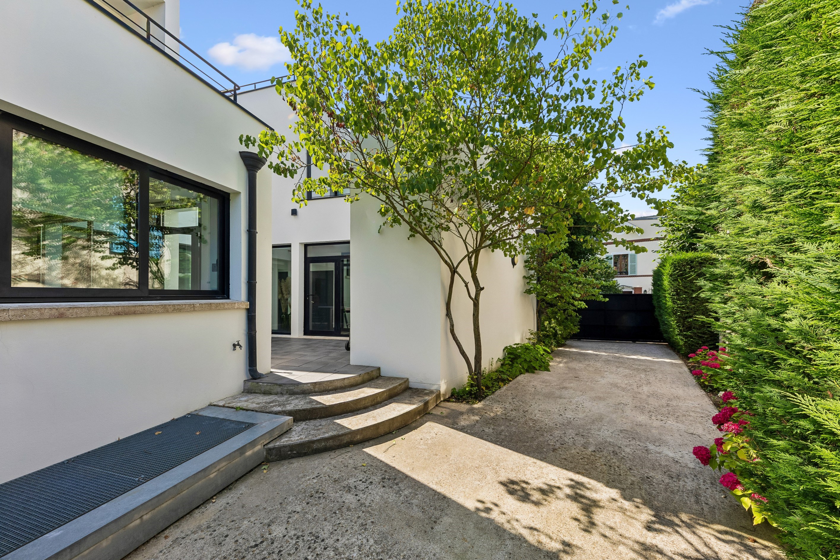  Anthony Béchu Signature Home in Saint-Cloud
