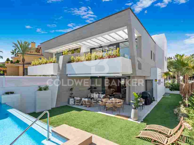 Marbella, Andalusia, ES, 5 Bedrooms Bedrooms, ,4 BathroomsBathrooms,Residential,For Sale,1795134