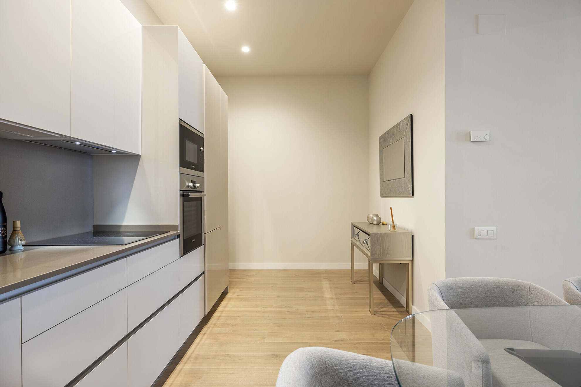  Modern high-rise apartment with views of the ocean and the harbor - 物件實景