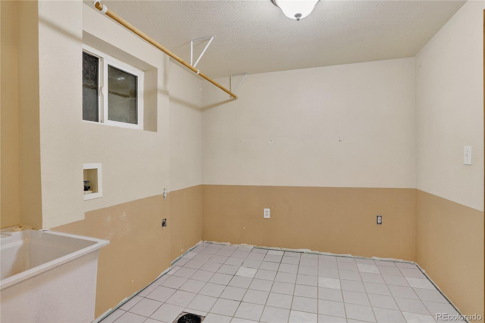 Byers, Colorado, 80103, United States, 5 Bedrooms Bedrooms, ,4 BathroomsBathrooms,Residential,For Sale,1896290