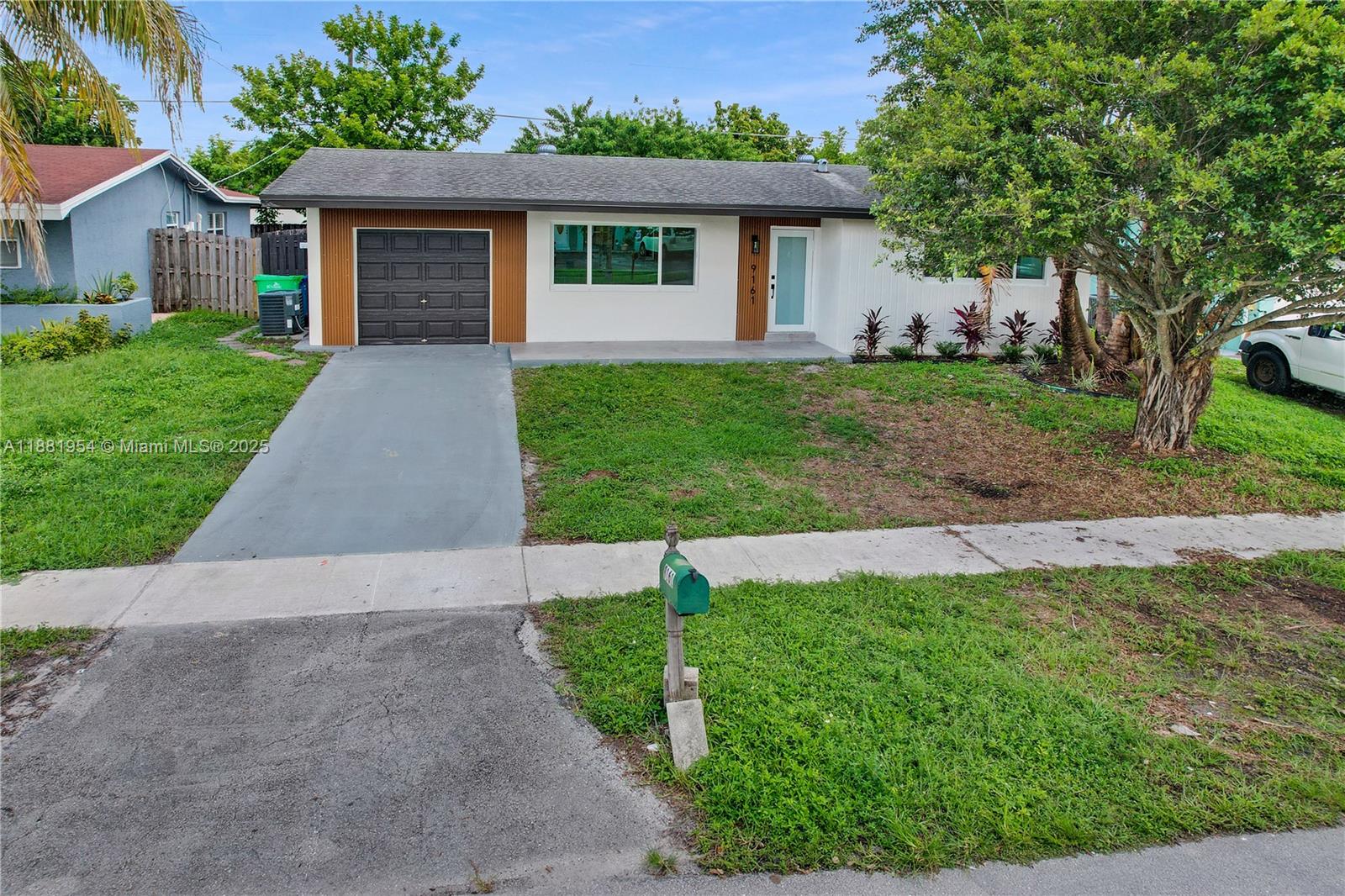 Sunrise, Florida, 33322, United States, 3 Bedrooms Bedrooms, ,2 BathroomsBathrooms,Residential,For Sale,1950754