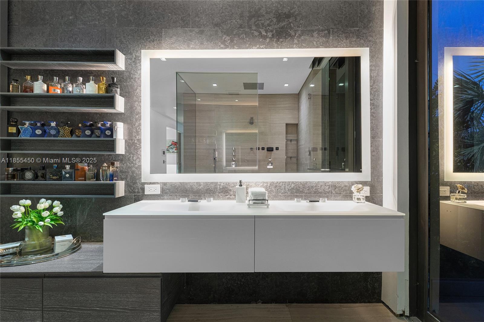 Miami Beach, Florida, 33140, United States, 5 Bedrooms Bedrooms, ,8 BathroomsBathrooms,Residential,For Sale,1918042