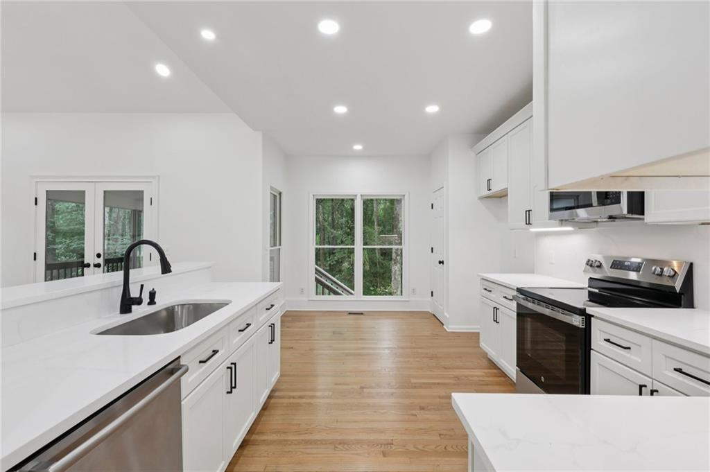 Alpharetta, Georgia, 30004, United States, 4 Bedrooms Bedrooms, ,3 BathroomsBathrooms,Residential,For Sale,1900649