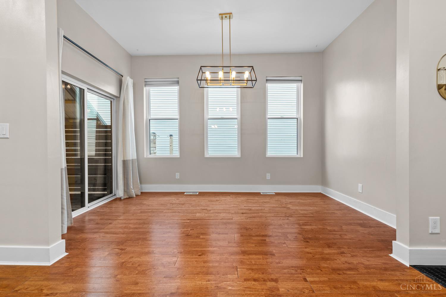 Cincinnati, Ohio, 45206, United States, 3 Bedrooms Bedrooms, ,3 BathroomsBathrooms,Residential,For Sale,1997229