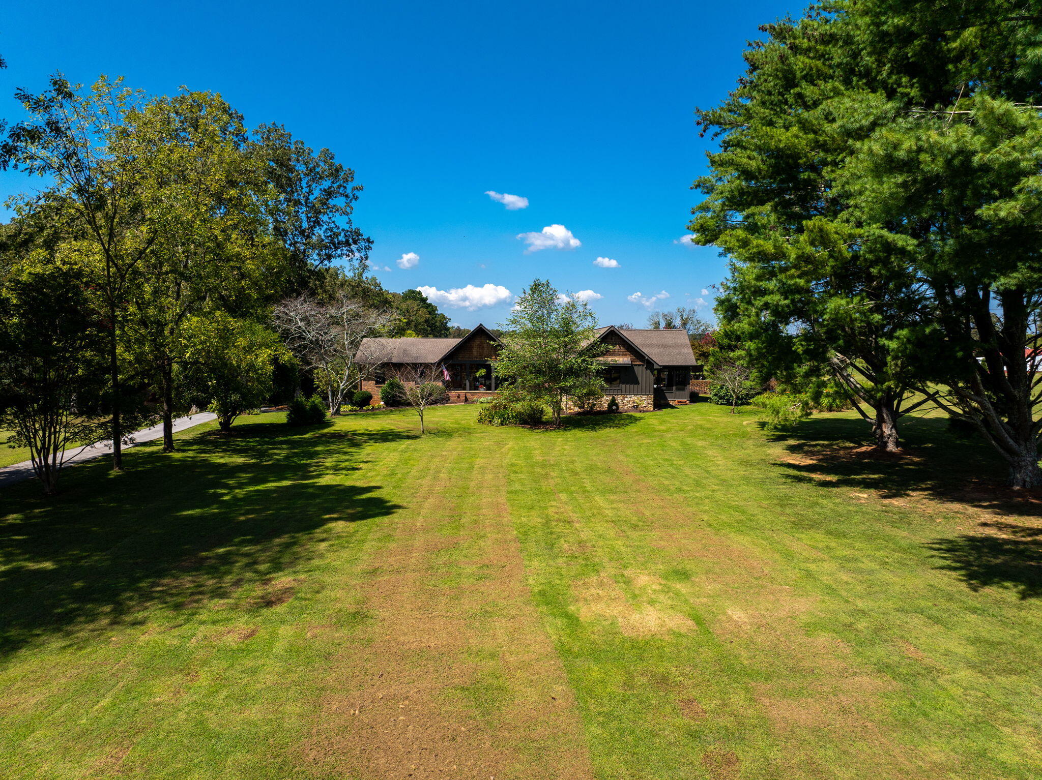 Harrison, Tennessee, 37341, United States, 4 Bedrooms Bedrooms, ,4 BathroomsBathrooms,Residential,For Sale,1951177