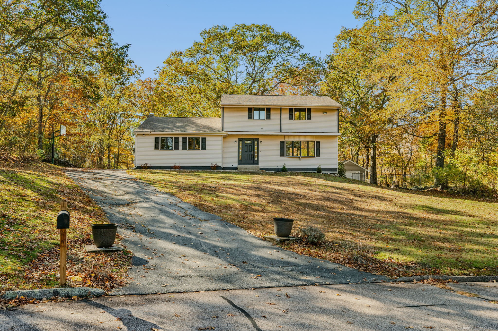 Waterford, Connecticut, 06385, United States, 3 Bedrooms Bedrooms, ,3 BathroomsBathrooms,Residential,For Sale,1969009
