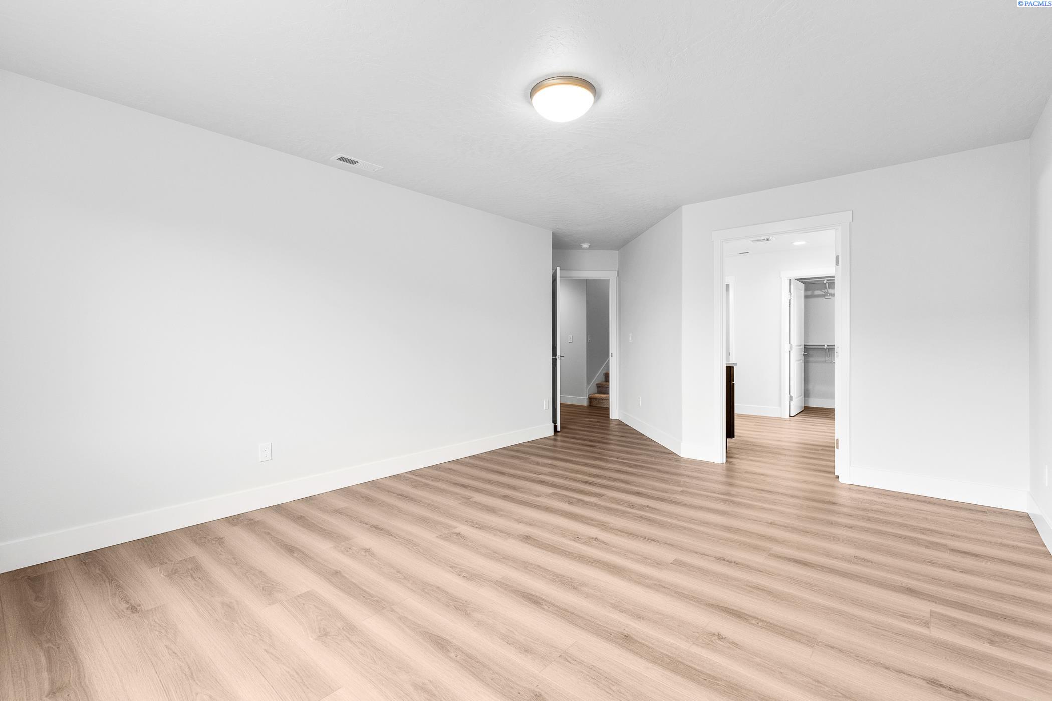 Pasco, Washington, 99301, United States, 4 Bedrooms Bedrooms, ,2 BathroomsBathrooms,Residential,For Sale,1892820