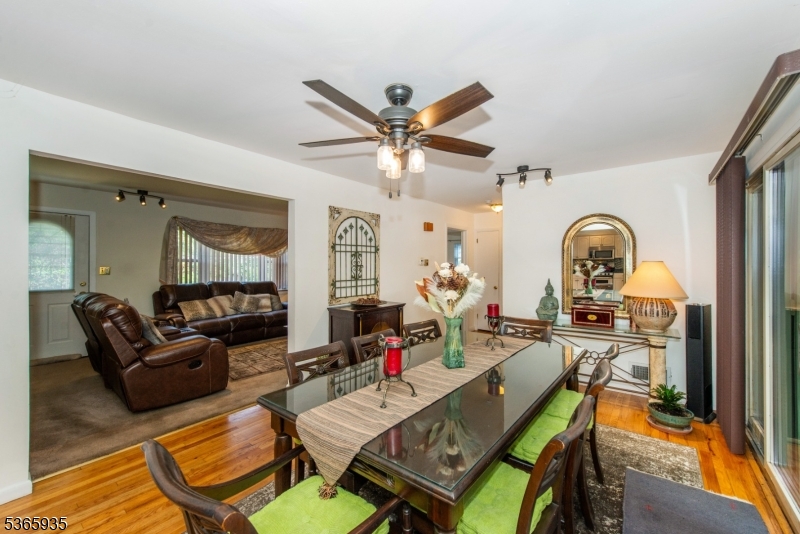 Wayne Twp., New Jersey, 07470, United States, 5 Bedrooms Bedrooms, ,3 BathroomsBathrooms,Residential,For Sale,1928449