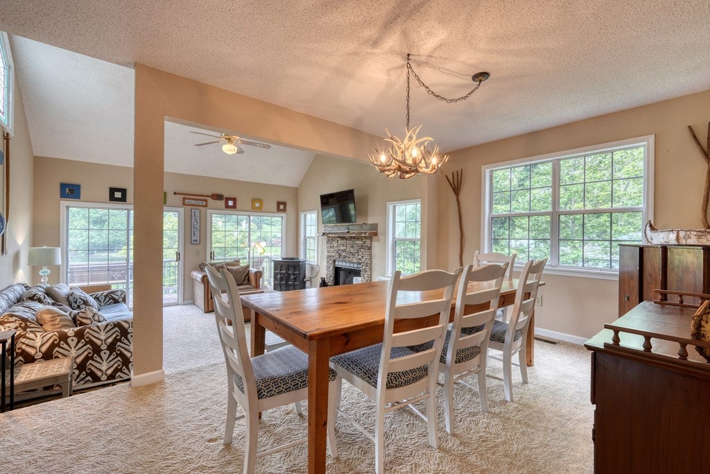 Hayesville, North Carolina, 28904, United States, 3 Bedrooms Bedrooms, ,3 BathroomsBathrooms,Residential,For Sale,1862322