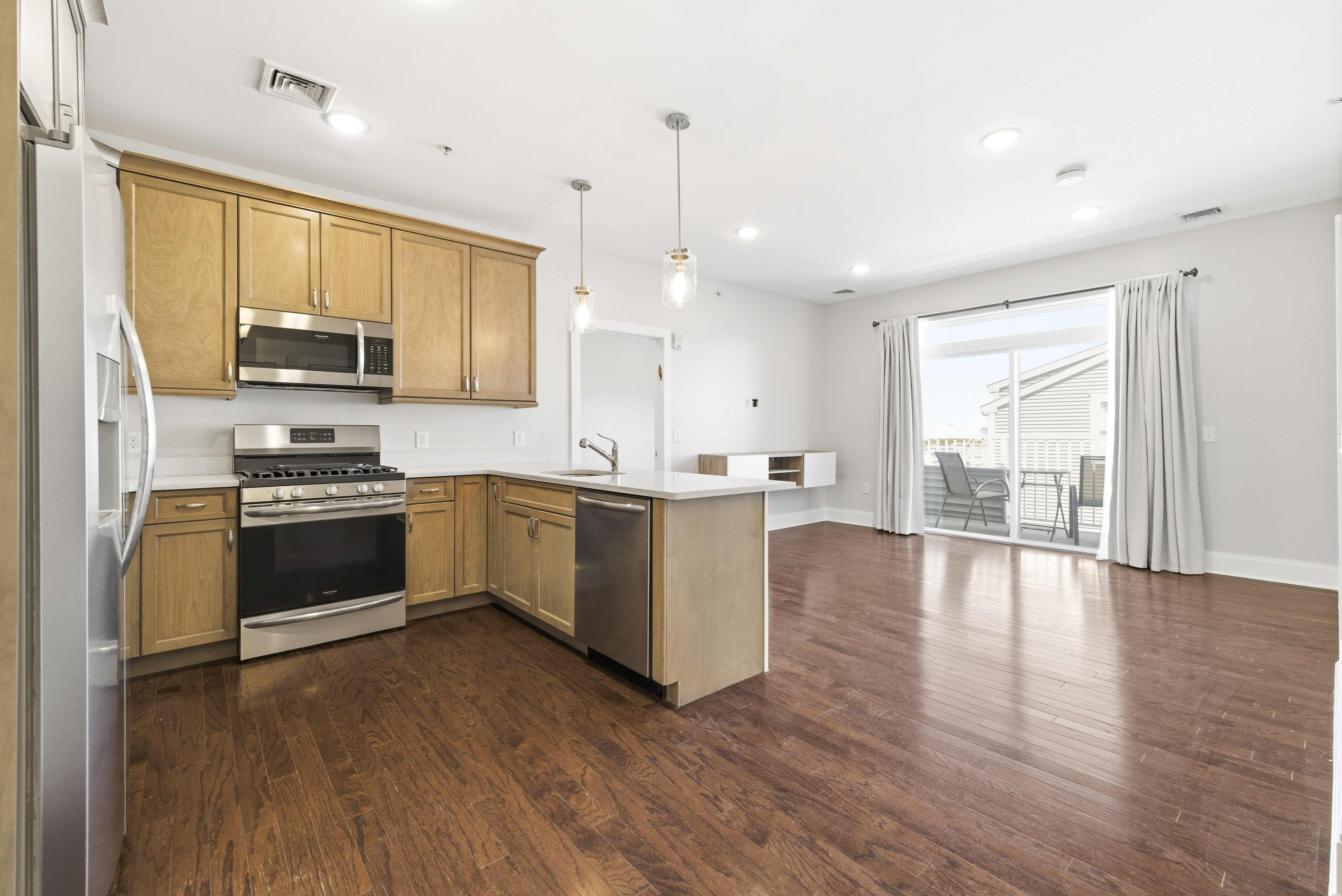  631 Marina Pointe Drive, East Rockaway, NY, 11518 - 物件實景