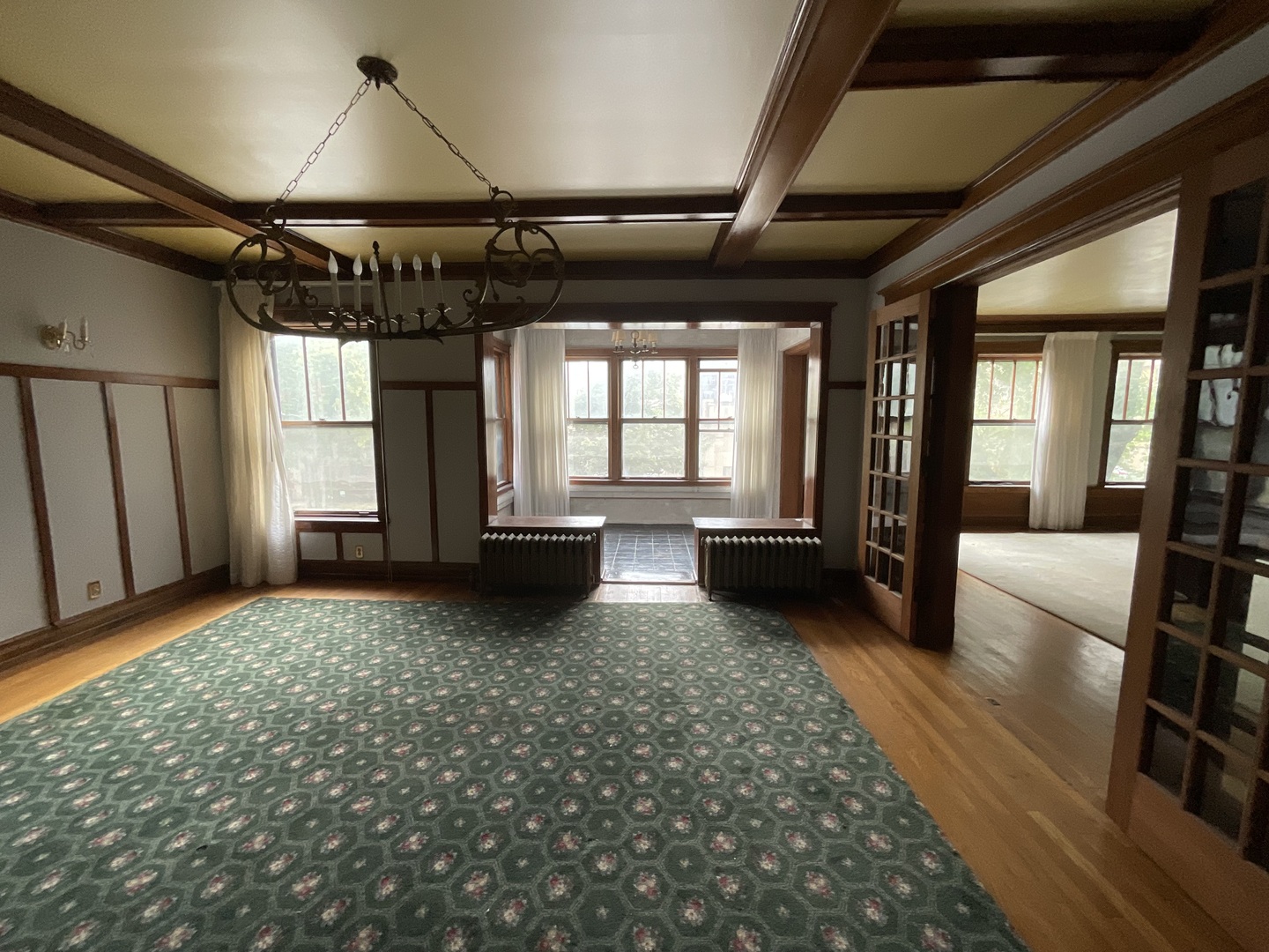 Chicago, Illinois, 60615, United States, 5 Bedrooms Bedrooms, ,3 BathroomsBathrooms,Residential,For Sale,1961563