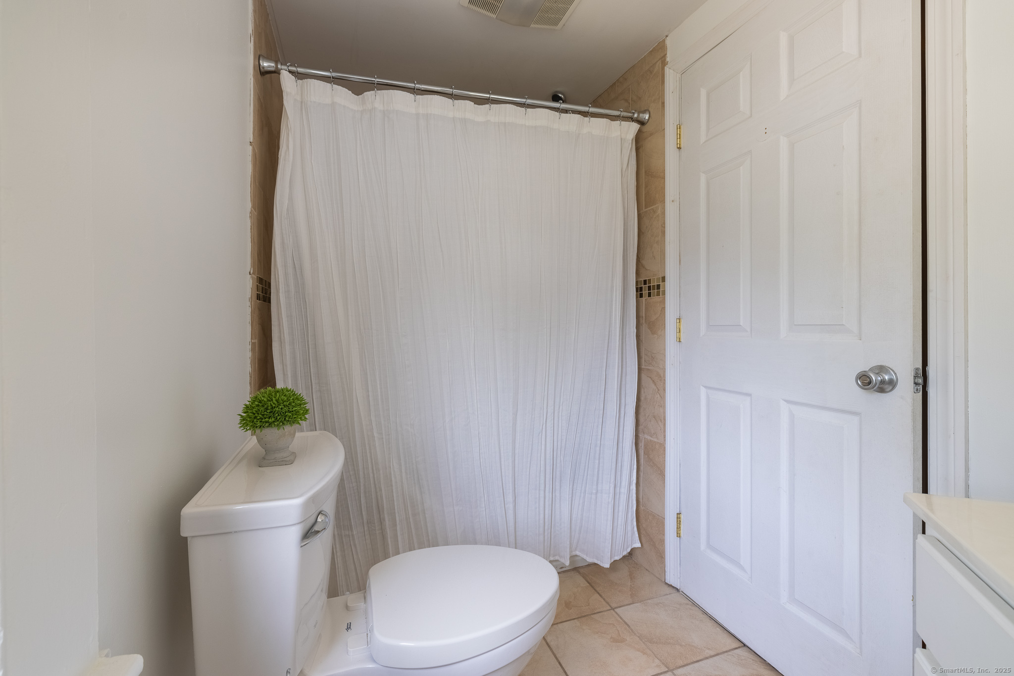 Fairfield, Connecticut, 06825, United States, 4 Bedrooms Bedrooms, ,4 BathroomsBathrooms,Residential,For Sale,1951658