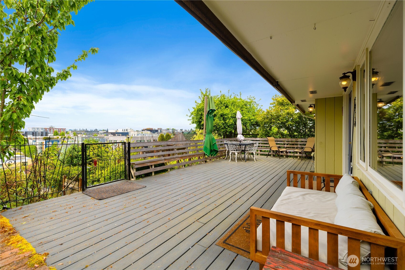 Seattle, Washington, 98126, United States, 4 Bedrooms Bedrooms, ,1 BathroomBathrooms,Residential,For Sale,1810627