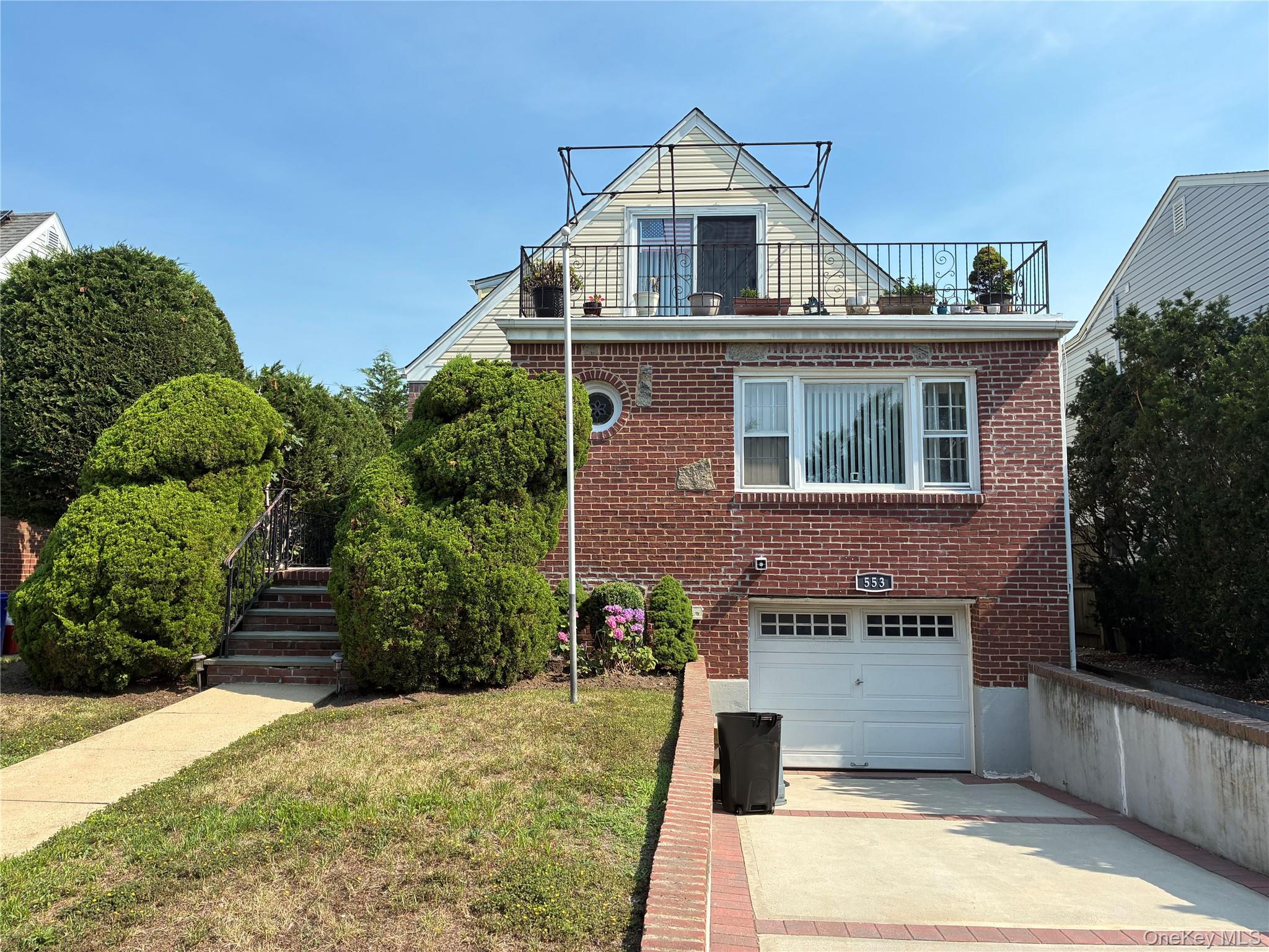Beech St, Long Beach, NY 11561