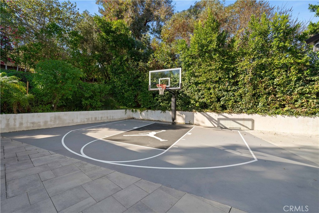 Woodland Hills, California, 91367, United States, 4 Bedrooms Bedrooms, ,2 BathroomsBathrooms,Residential,For Sale,2003177