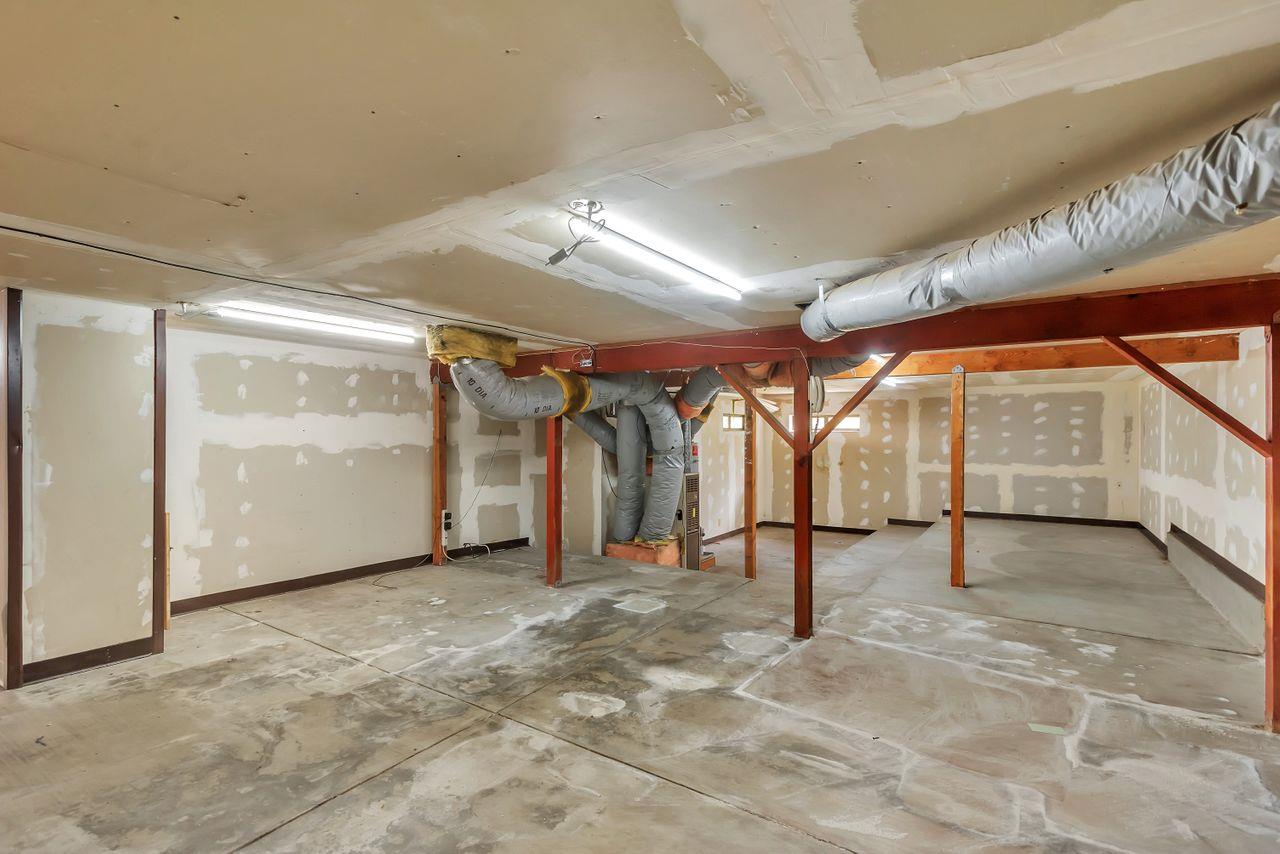 San Mateo, California, 94403, United States, 4 Bedrooms Bedrooms, ,3 BathroomsBathrooms,Residential,For Sale,1848740