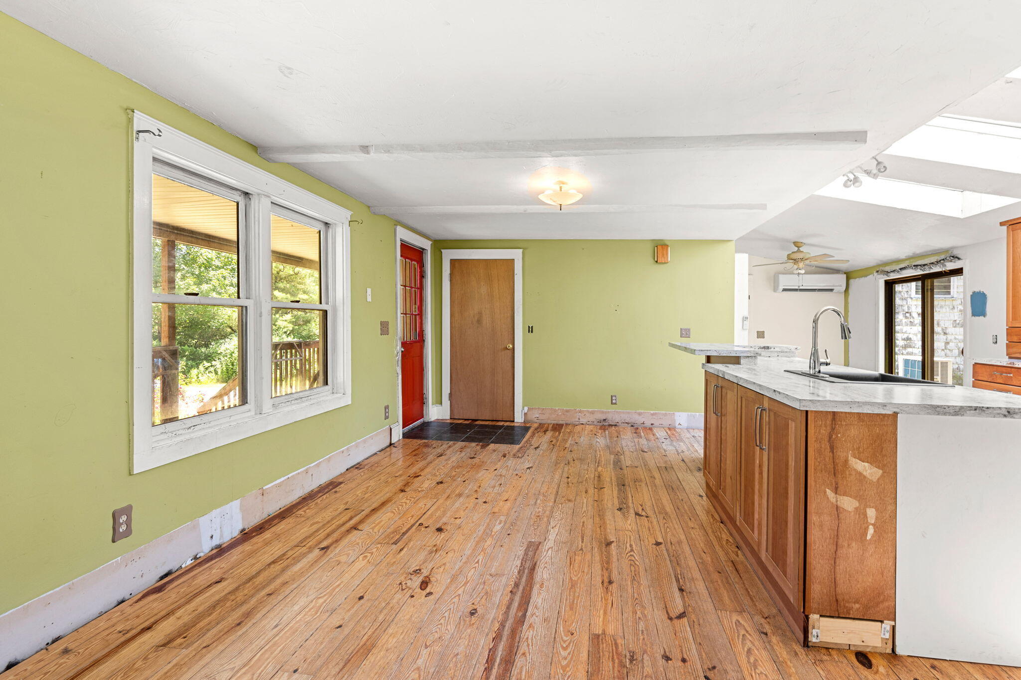 Biddeford, Maine, 04005, United States, 5 Bedrooms Bedrooms, ,4 BathroomsBathrooms,Residential,For Sale,1934302