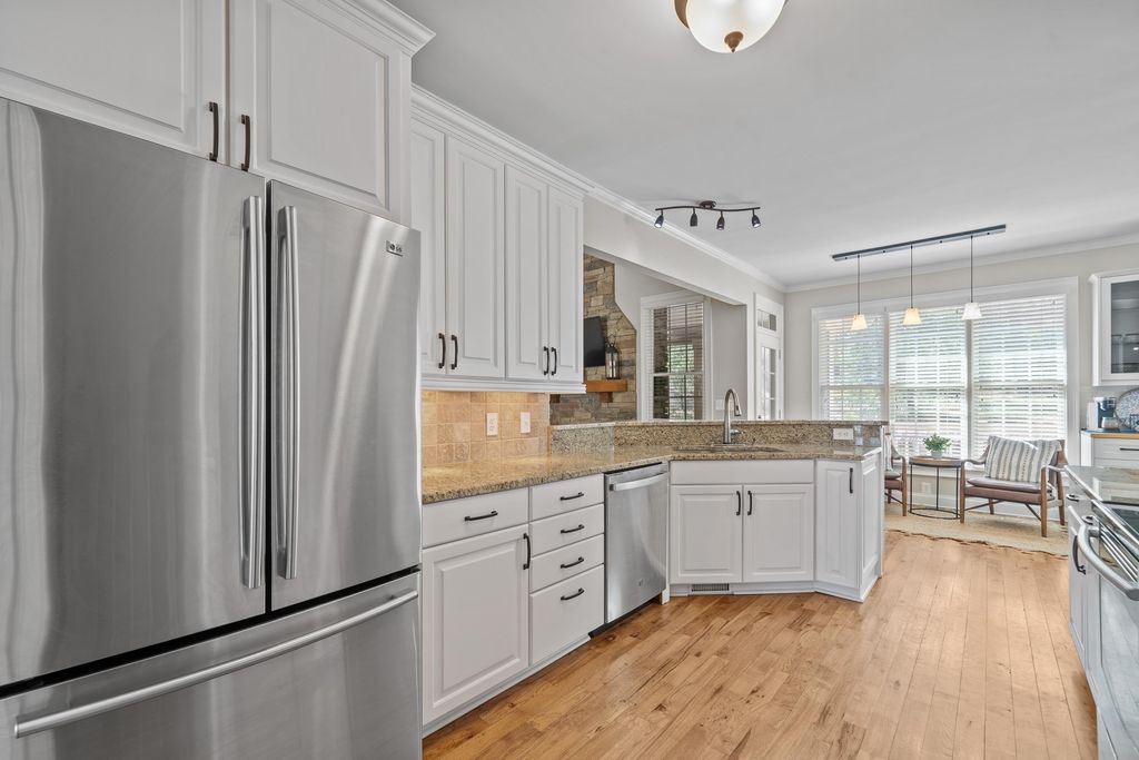 Eatonton, Georgia, 31024, United States, 3 Bedrooms Bedrooms, ,4 BathroomsBathrooms,Residential,For Sale,1885439