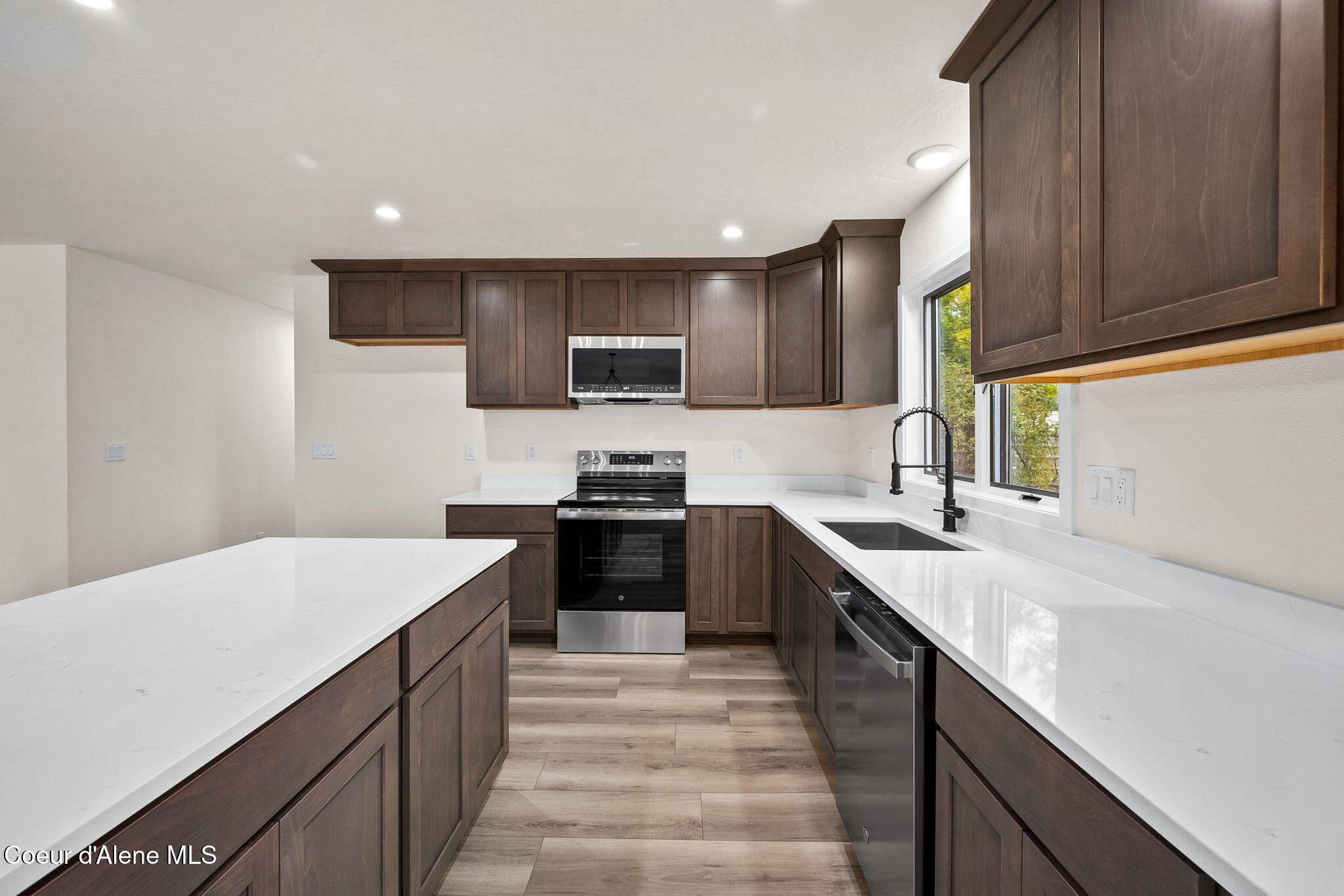 Post Falls, Idaho, 83854, United States, 4 Bedrooms Bedrooms, ,Residential,For Sale,1983288